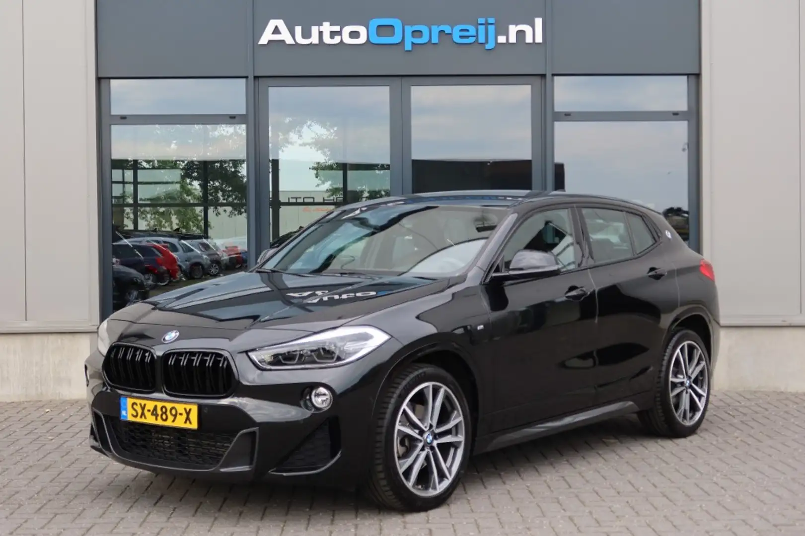 BMW X2 X2 sDrive18i AUTOMAAT M-Sport High Executive, NAVI Zwart - 1