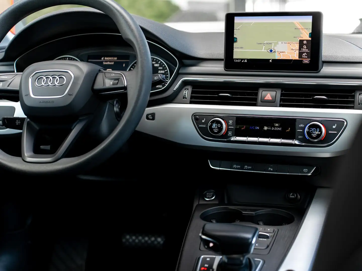 Audi A4 Avant 1.4 TFSI Design Pro Line | Navigatie | Stoel Zwart - 2