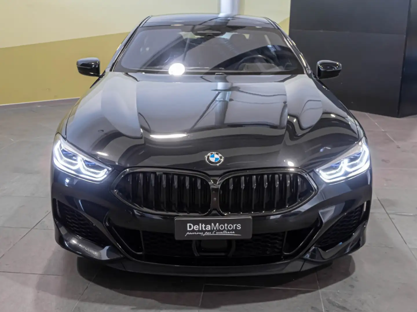 BMW M850 M 850i xdrive auto Gran Coupe crna - 2