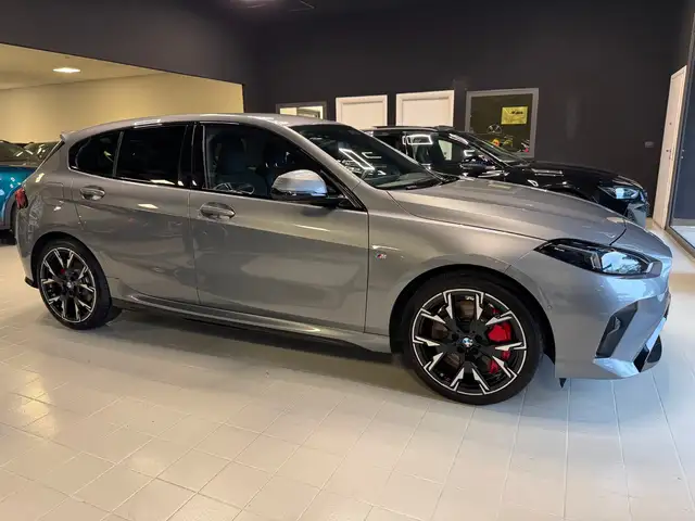 BMW 1 Series view 7