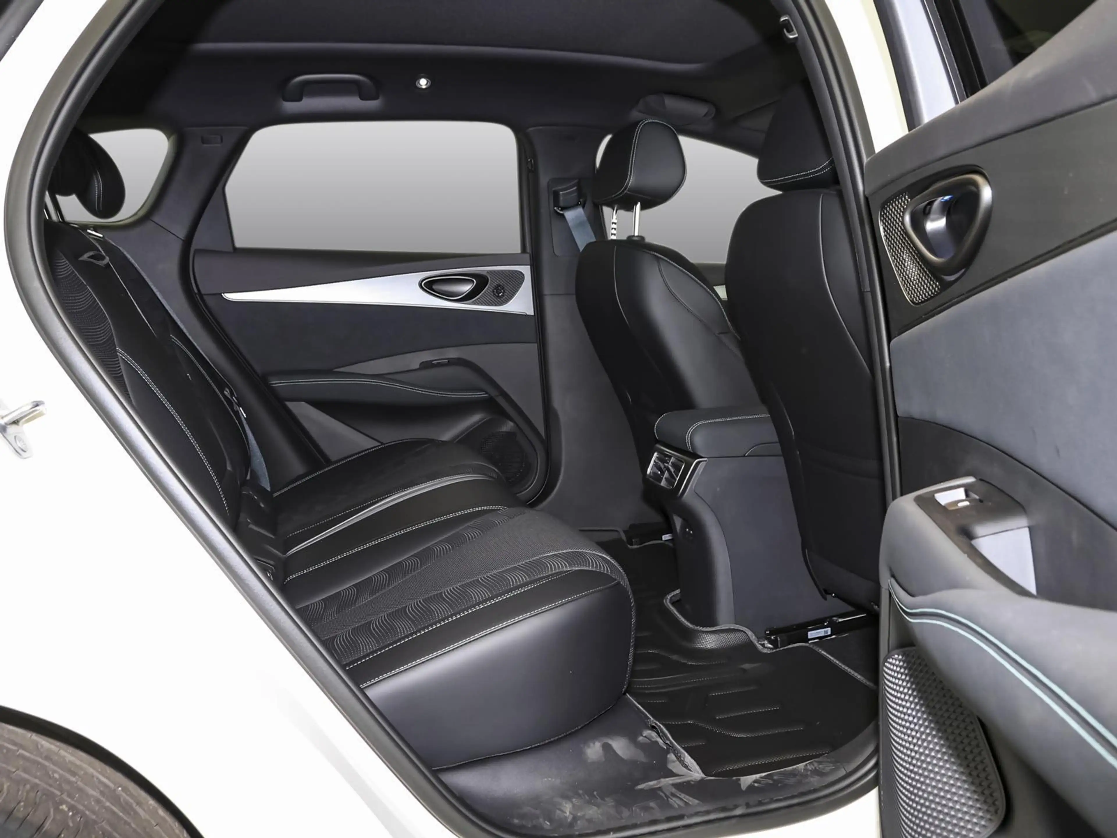 BYD Seal 6 DM-i Touring Comfort LEDER SD NAVI SHZ PDC — photo 4