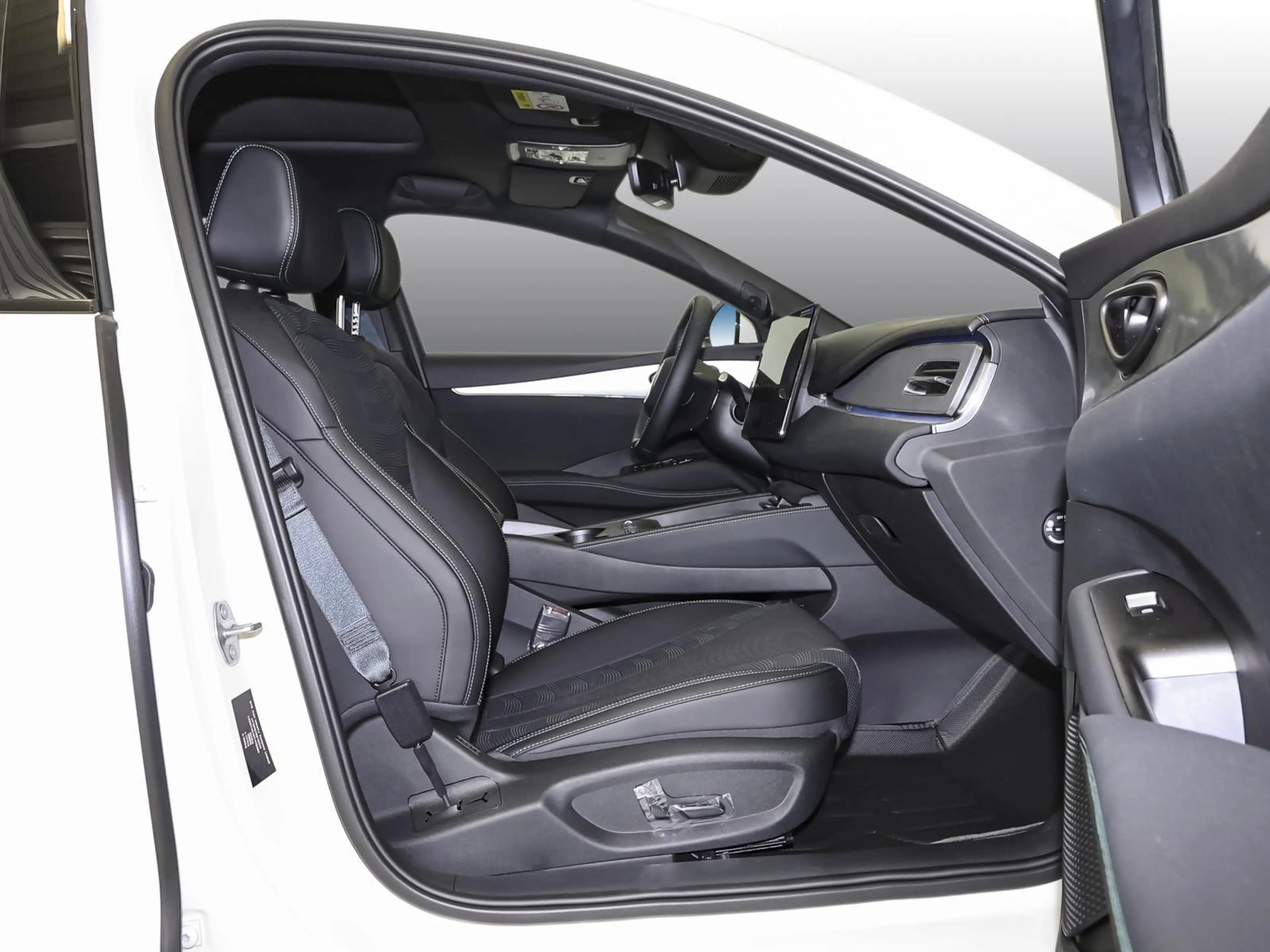 BYD Seal 6 DM-i Touring Comfort LEDER SD NAVI SHZ PDC — photo 3