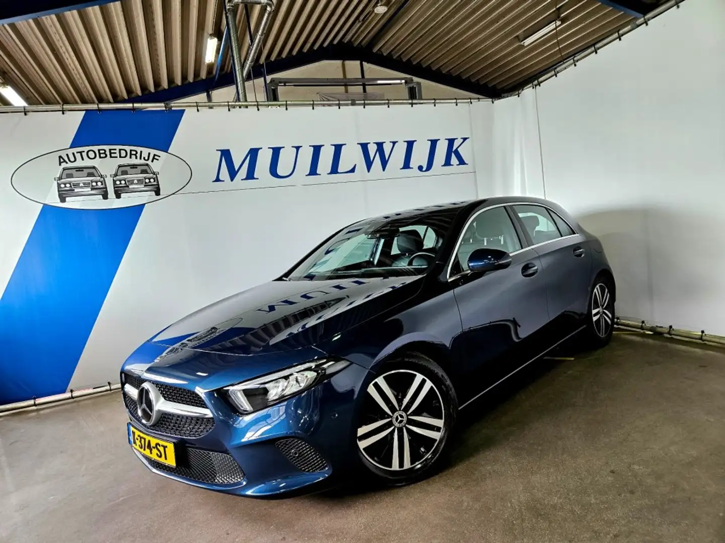 Mercedes-Benz A 180 180 Business Solution Luxury / NL Auto Blauw - 1