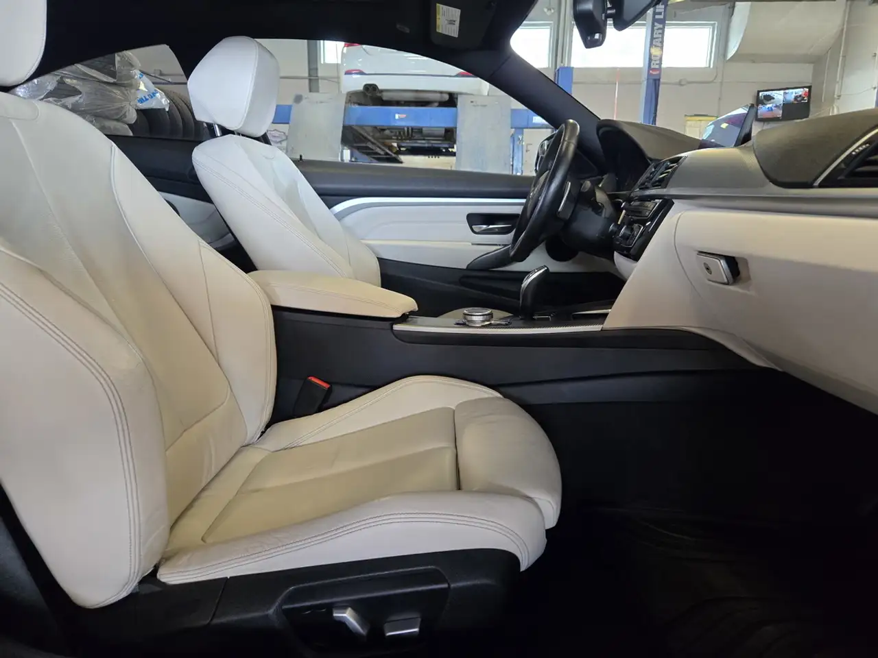 BMW 4 Series снимка BMW 4 Series