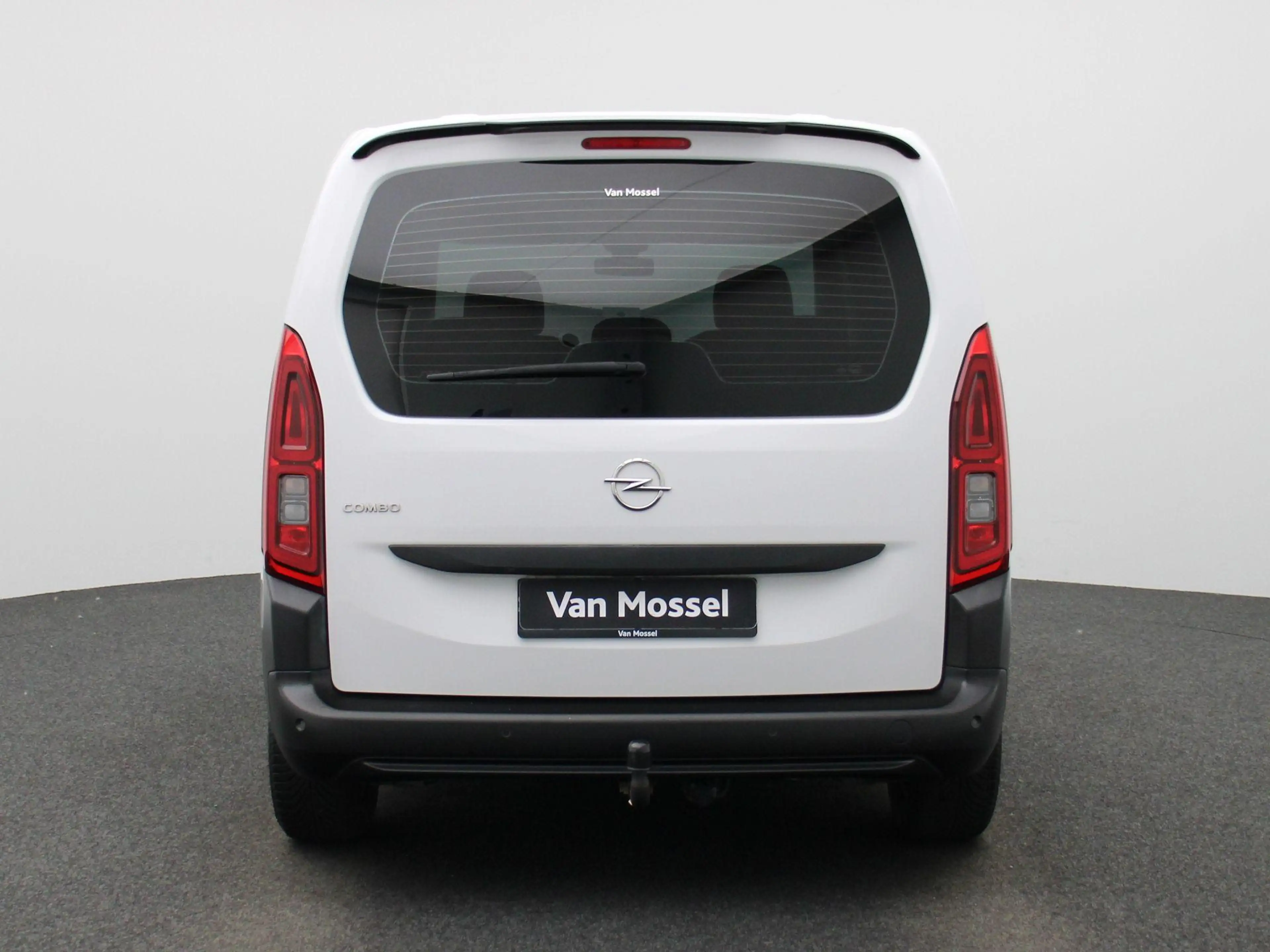 Opel Combo Life 1.5 Turbo D 100 MT6 Edition — photo 5