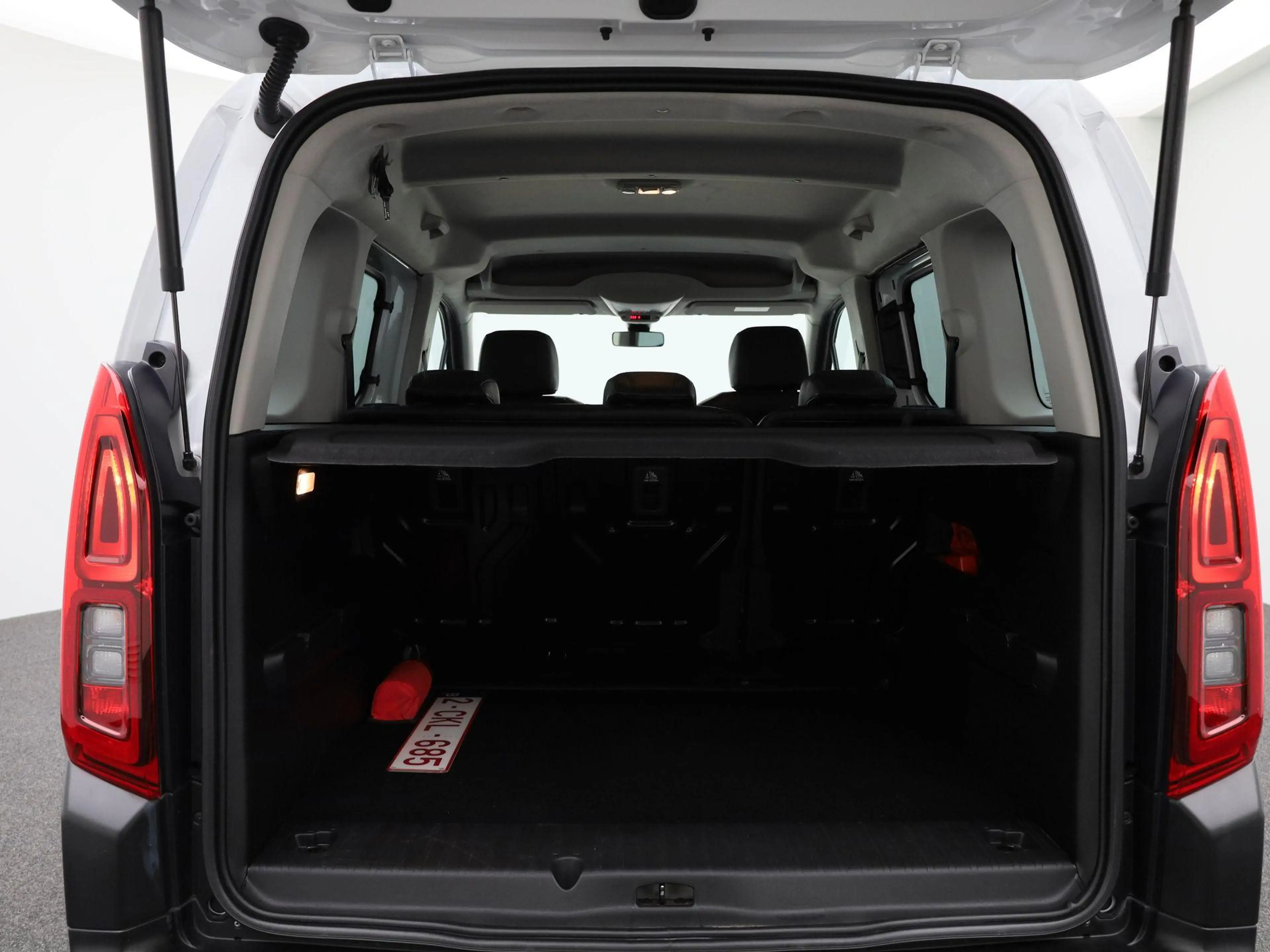 Opel Combo Life 1.5 Turbo D 100 MT6 Edition — photo 15