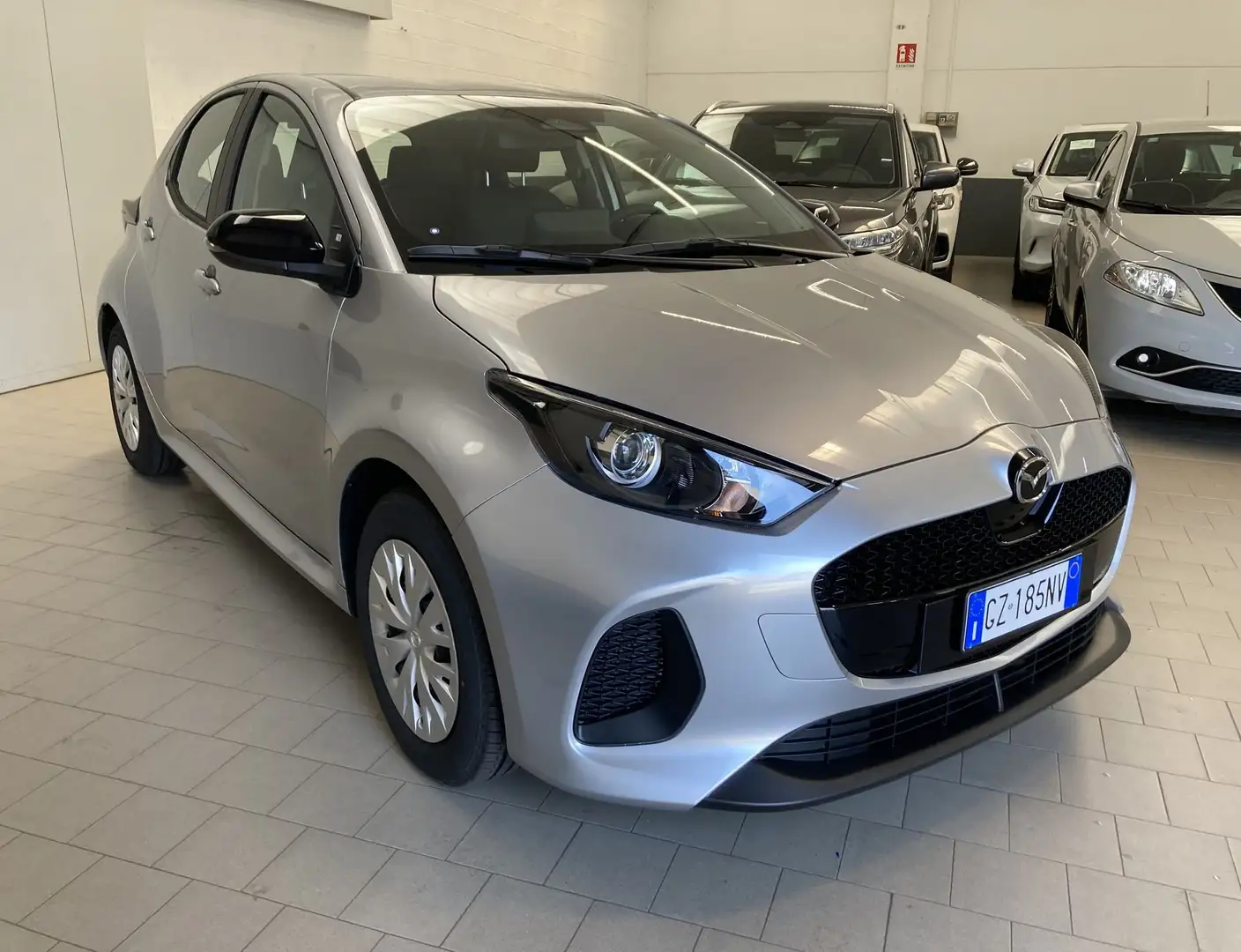 Mazda 2 1.5 VVT e-CVT Full Hybrid Electric Prime-Line Neo Argento - 1