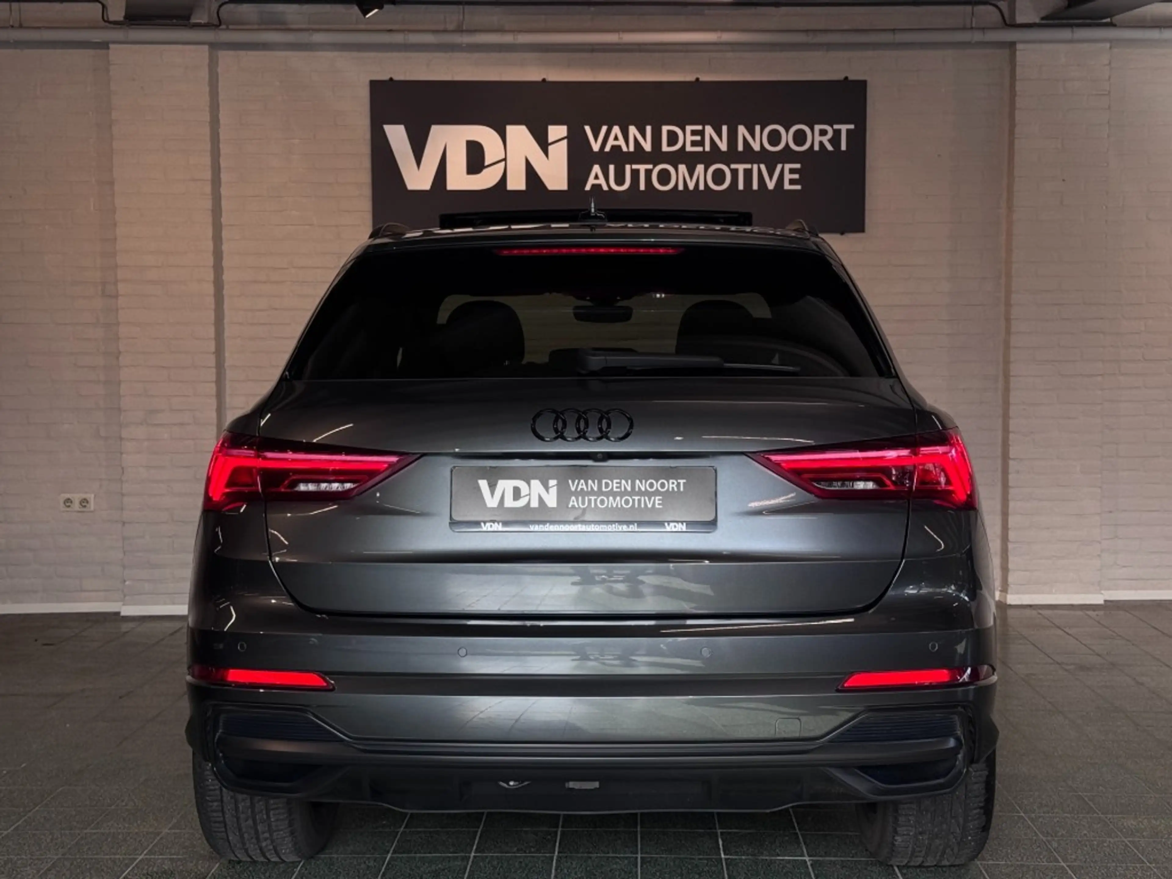 Audi Q3 35 TFSI S-Line Black Edition Pano Camera Leder Tre — photo 10
