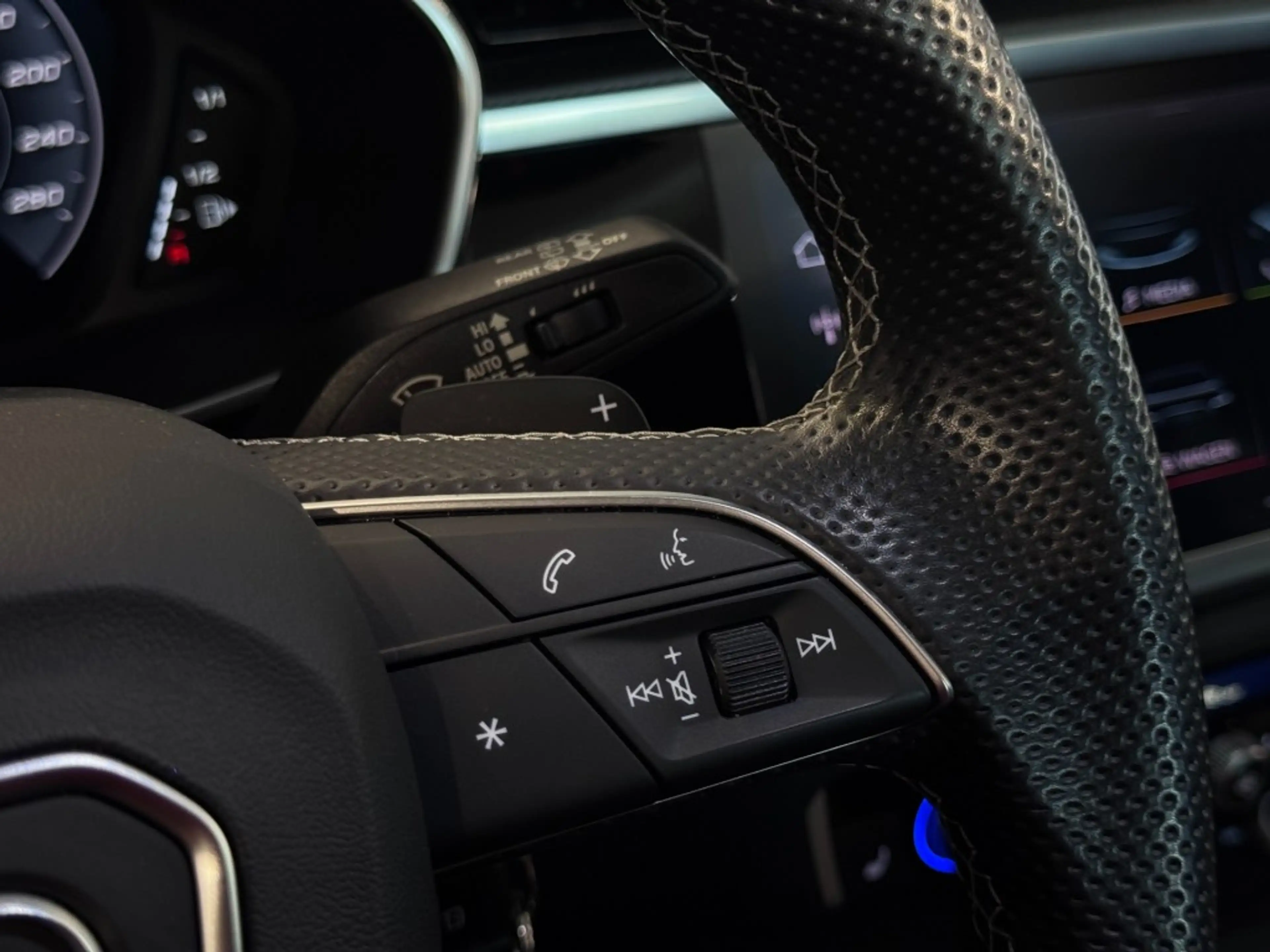 Audi Q3 35 TFSI S-Line Black Edition Pano Camera Leder Tre — photo 22