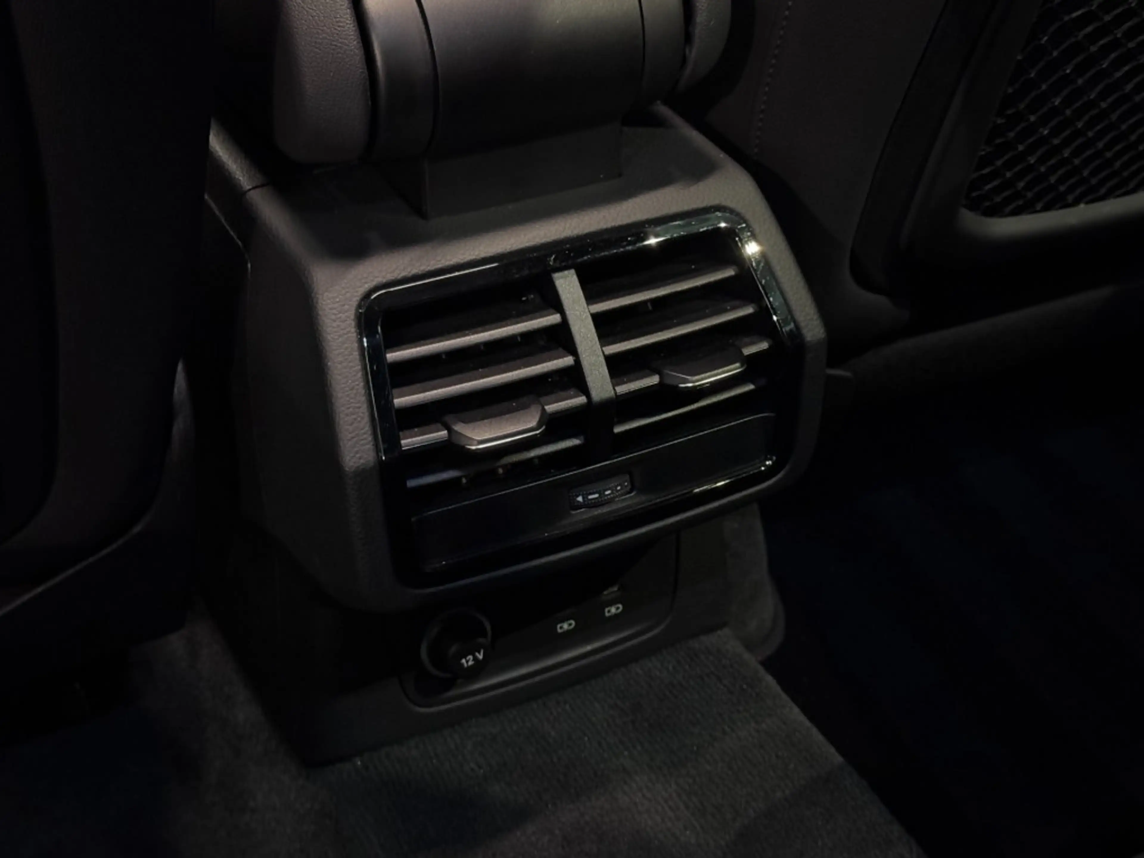 Audi Q3 35 TFSI S-Line Black Edition Pano Camera Leder Tre — photo 38