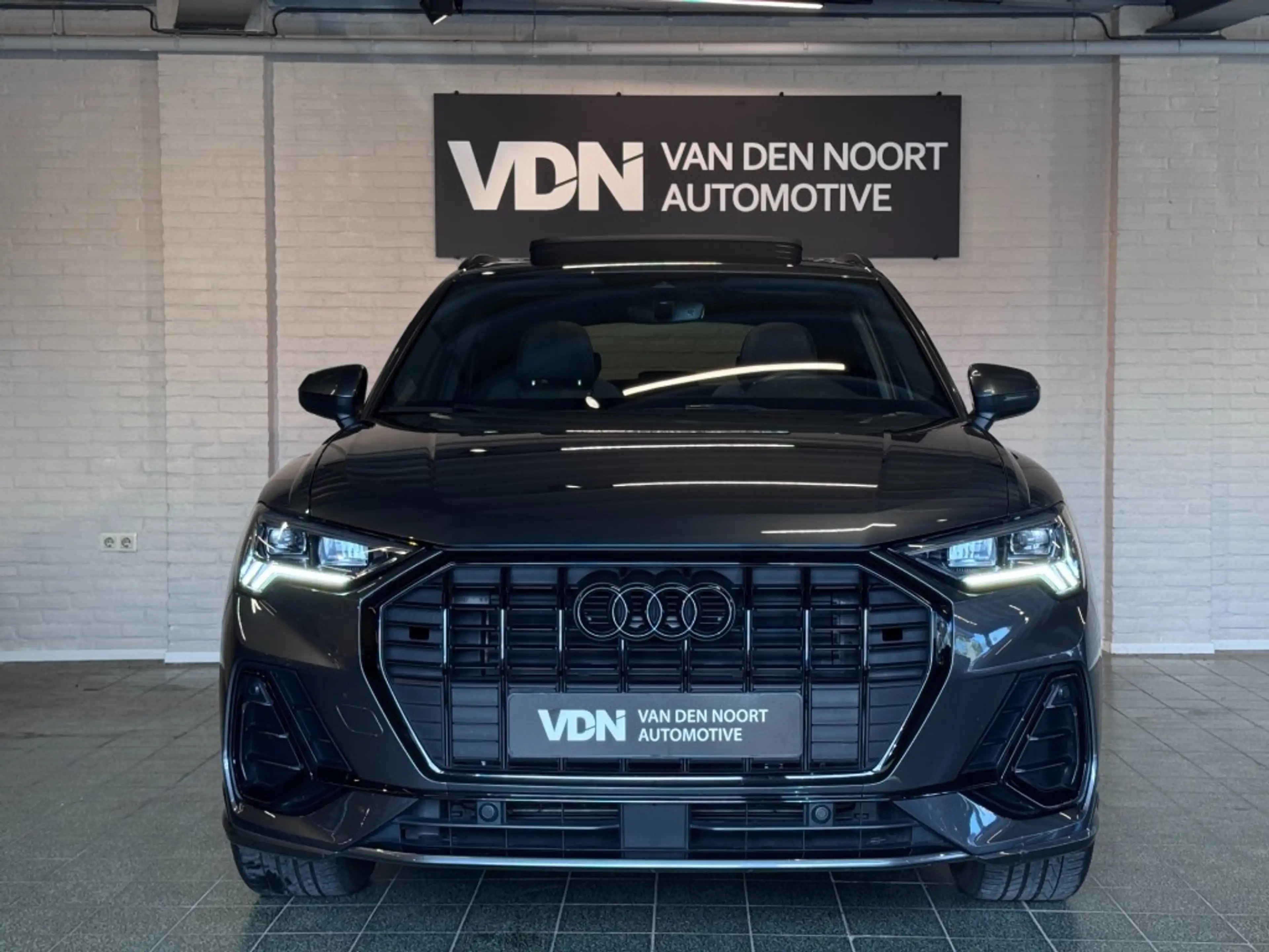 Audi Q3 35 TFSI S-Line Black Edition Pano Camera Leder Tre — photo 4