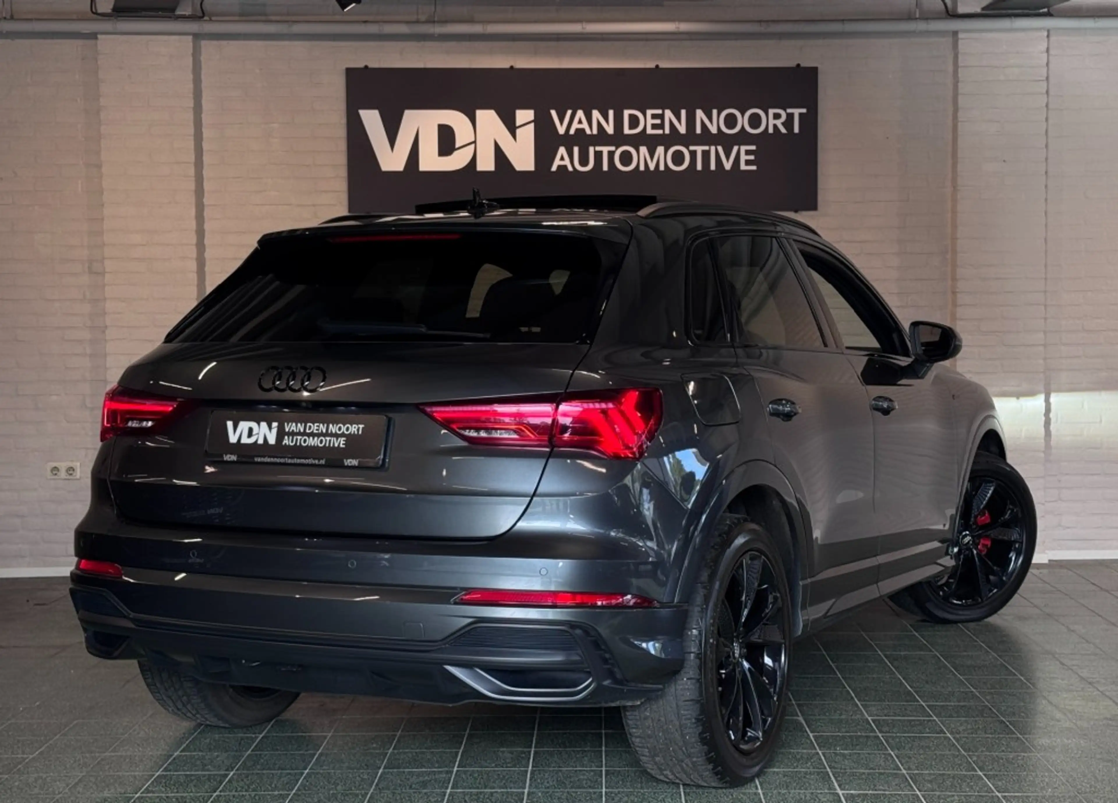 Audi Q3 35 TFSI S-Line Black Edition Pano Camera Leder Tre — photo 3