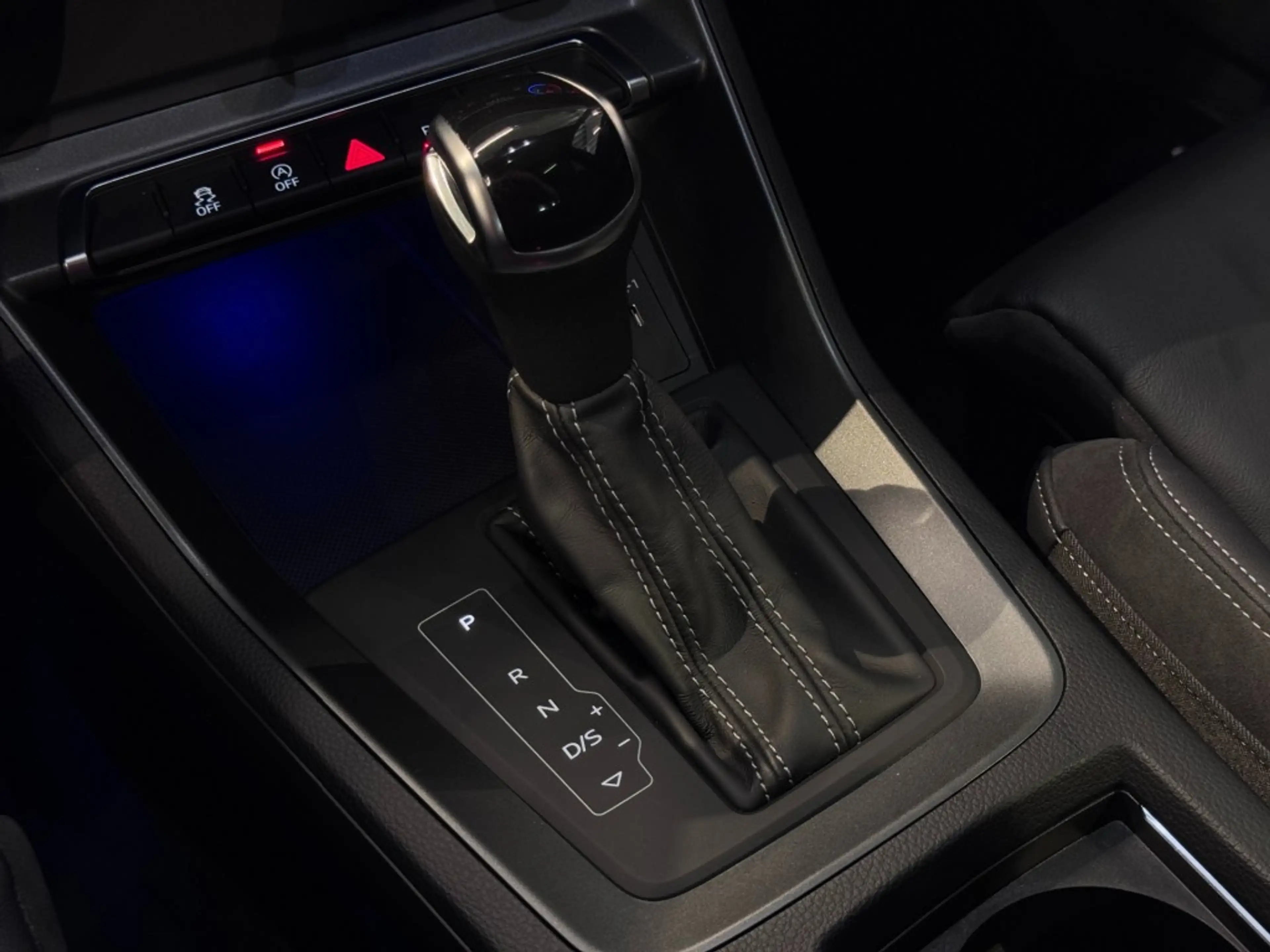 Audi Q3 35 TFSI S-Line Black Edition Pano Camera Leder Tre — photo 33