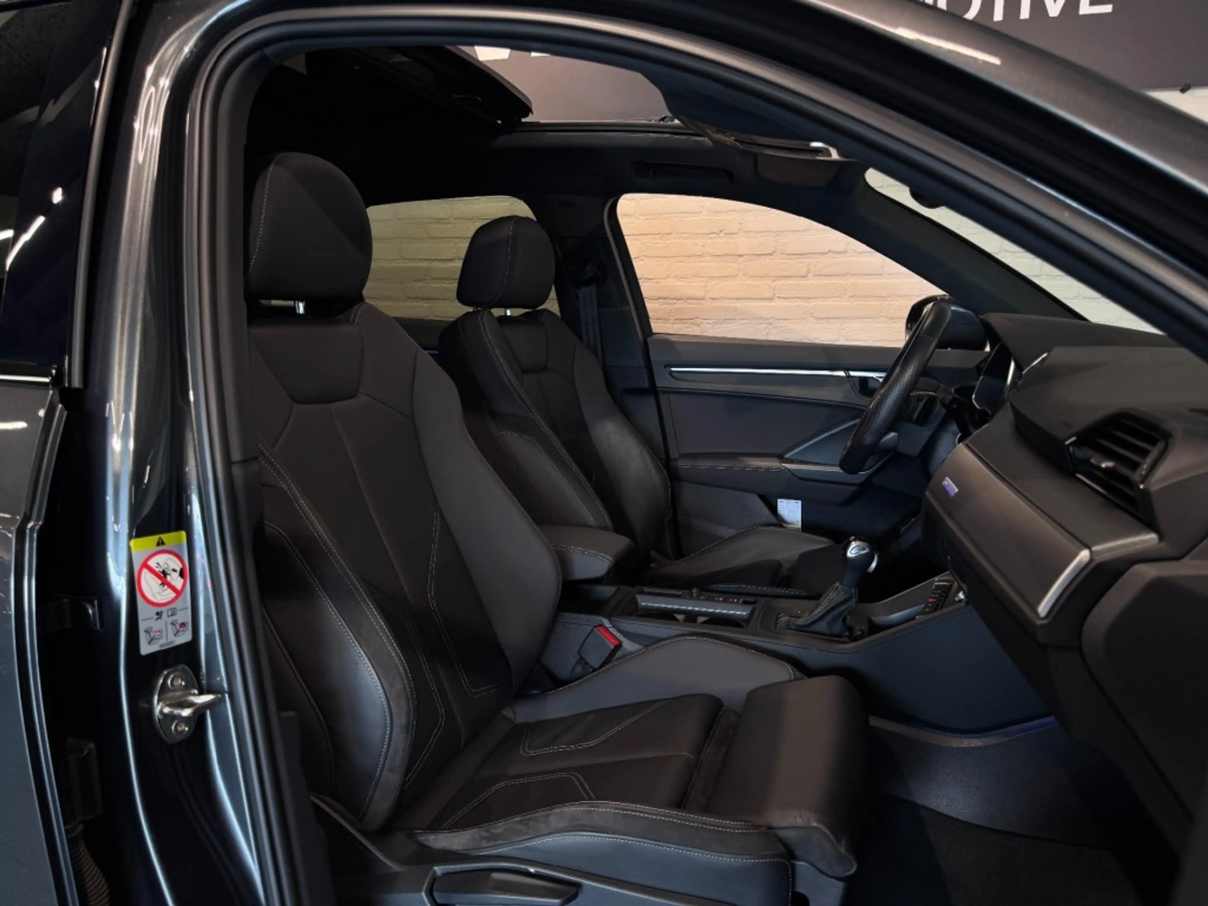 Audi Q3 35 TFSI S-Line Black Edition Pano Camera Leder Tre — photo 14