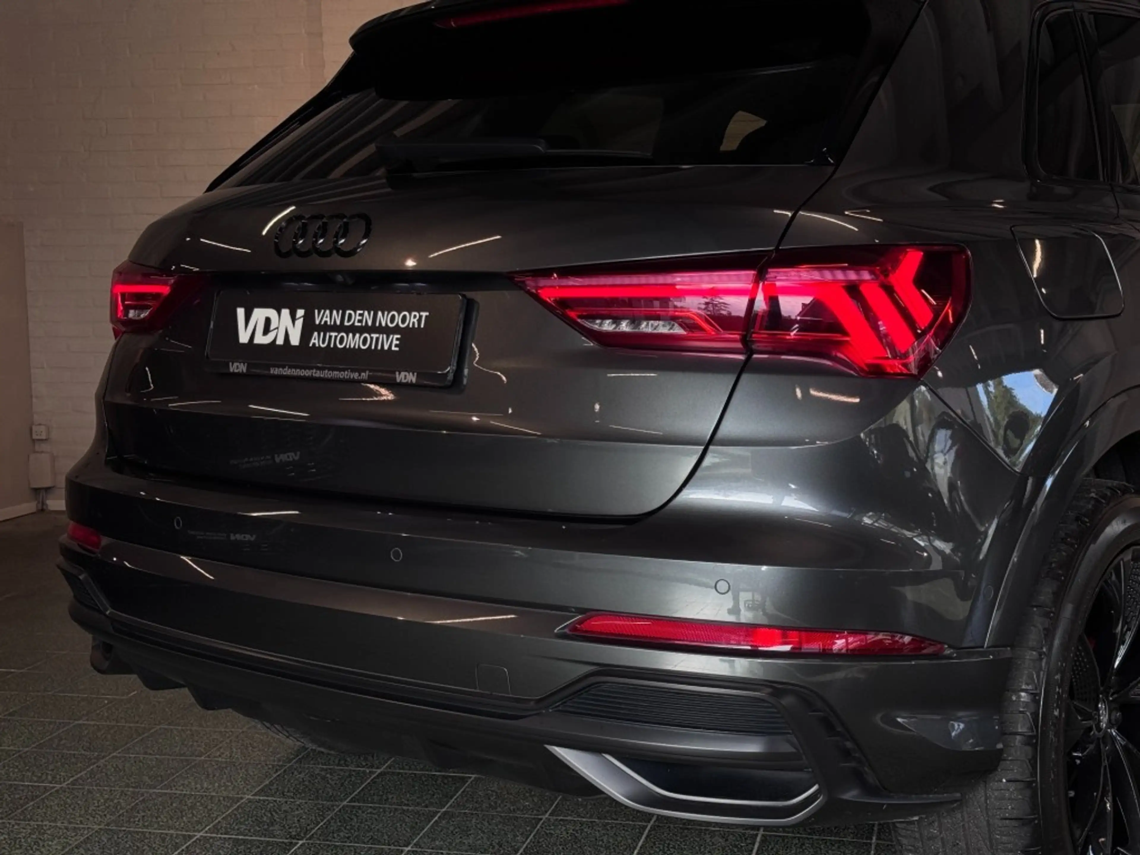 Audi Q3 35 TFSI S-Line Black Edition Pano Camera Leder Tre — photo 11