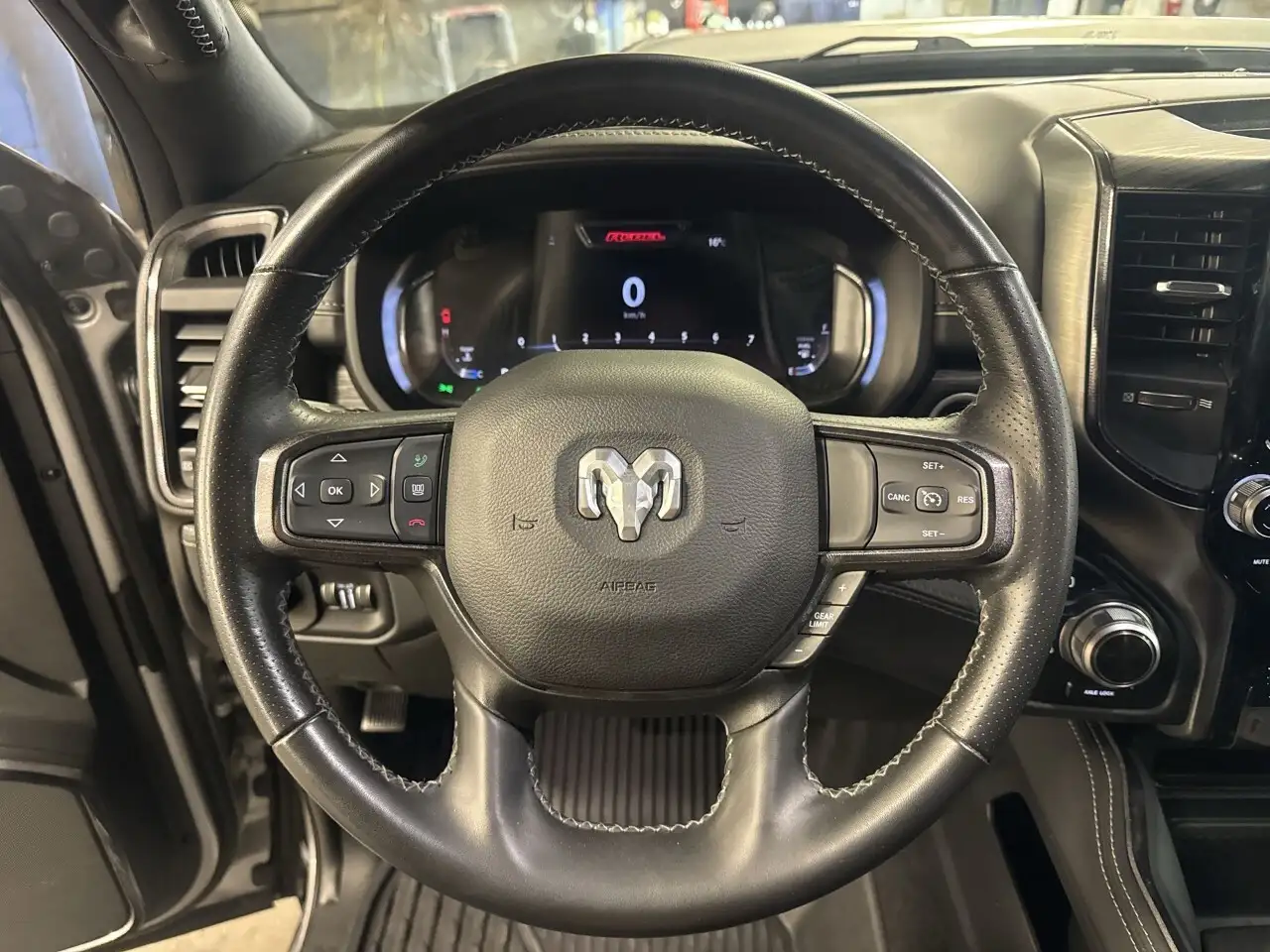 RAM 2500 снимка RAM 2500
