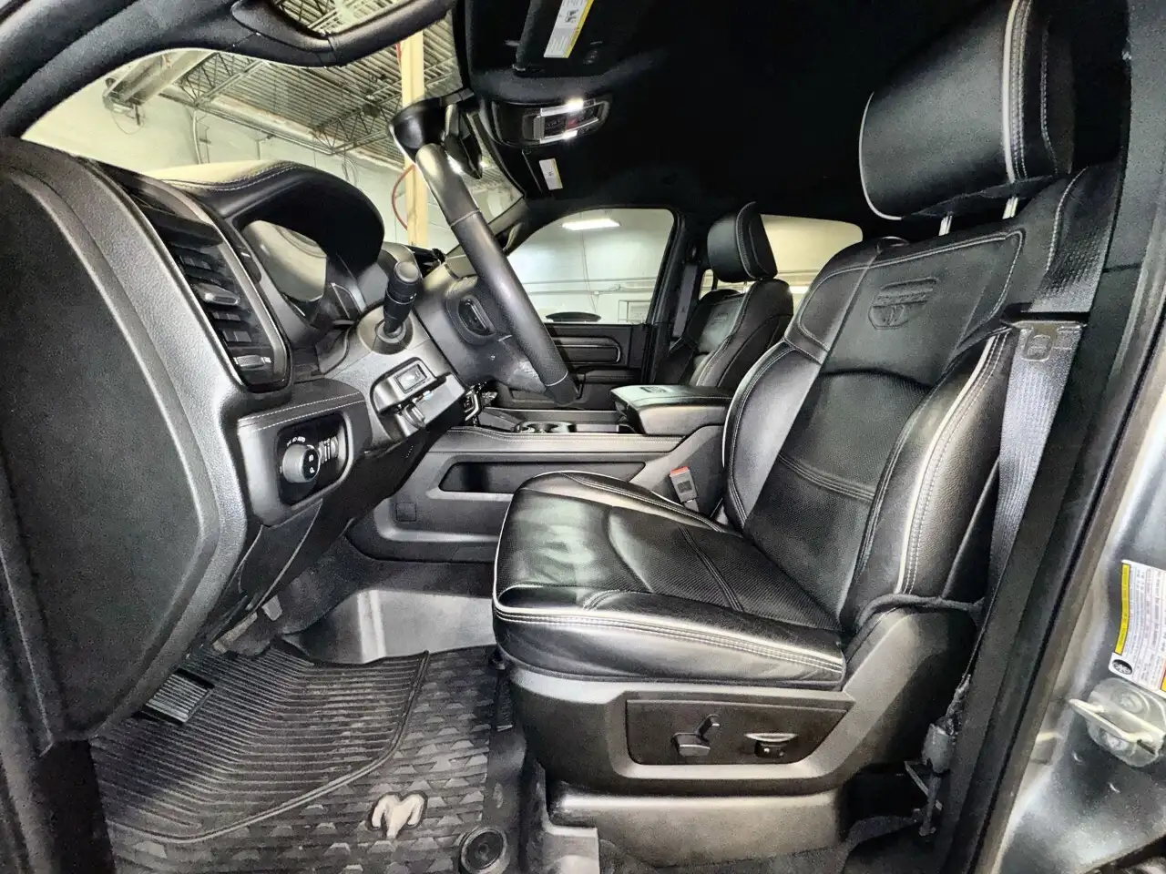 RAM 2500 снимка RAM 2500