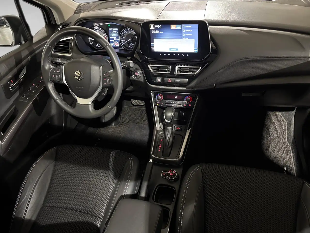 Suzuki SX4 S-Cross 2024 — фото 14