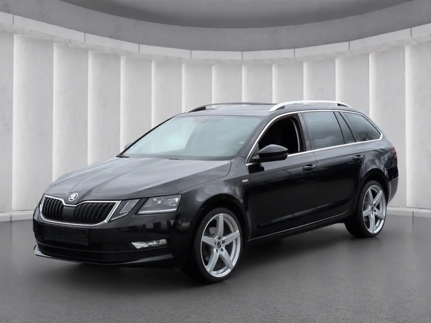 Skoda Octavia Combi SOLEIL 4x4 2.0TDI*DSG LED Navi 19* Schwarz - 2