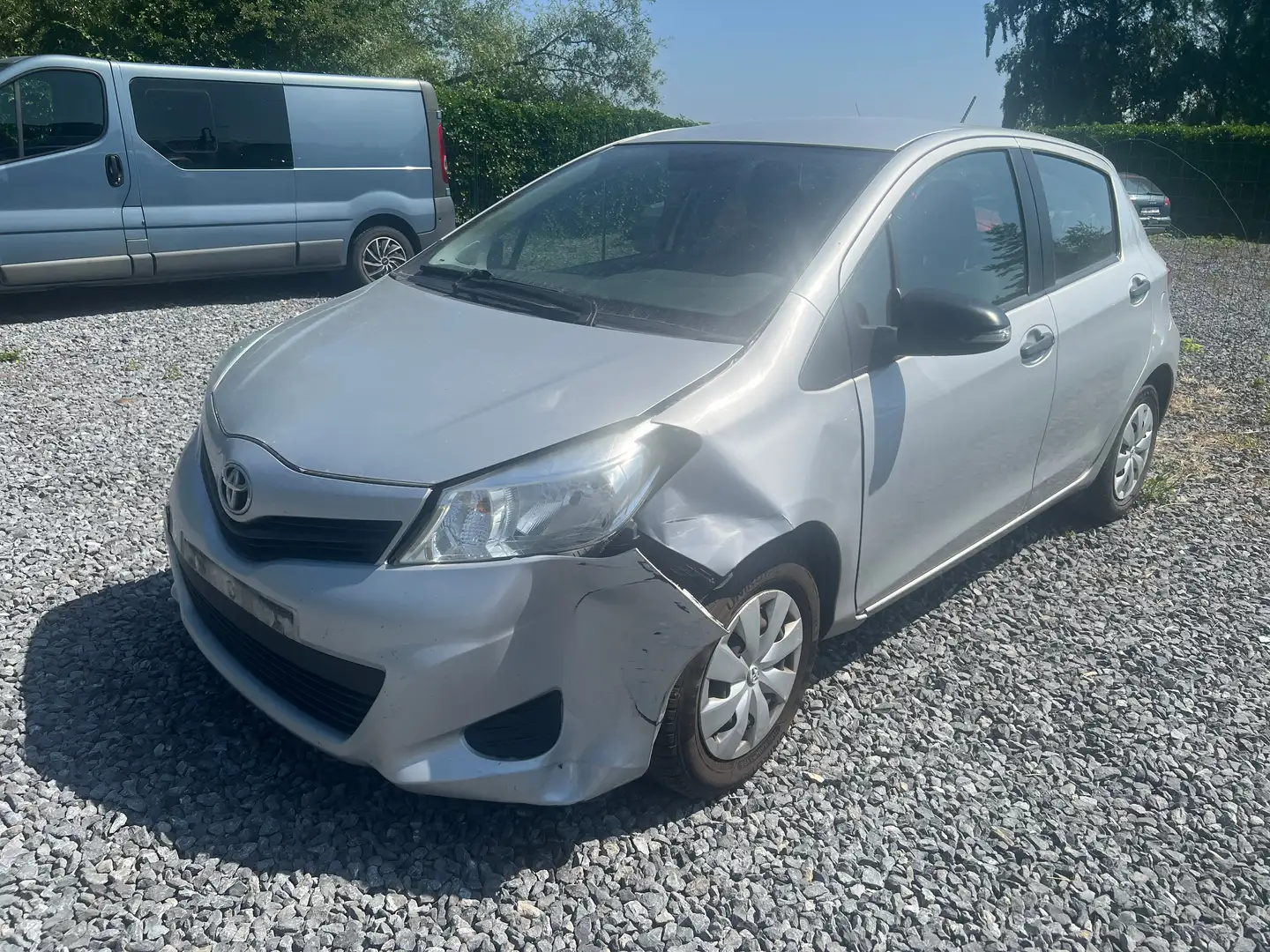 Toyota Yaris 1.0i VVT-i - Prix export / Marchand - Choc AVG Zilver - 1