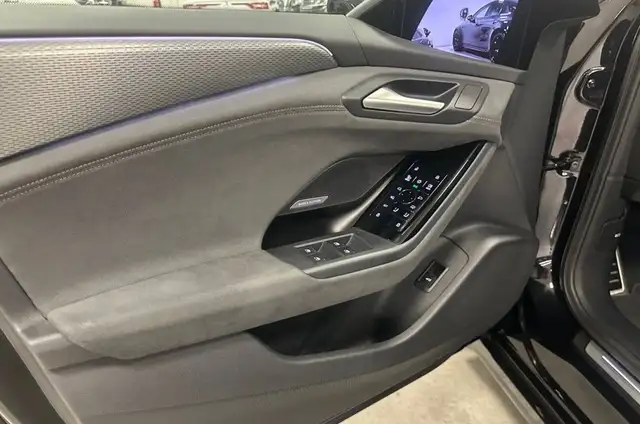 Audi E-Tron view 10