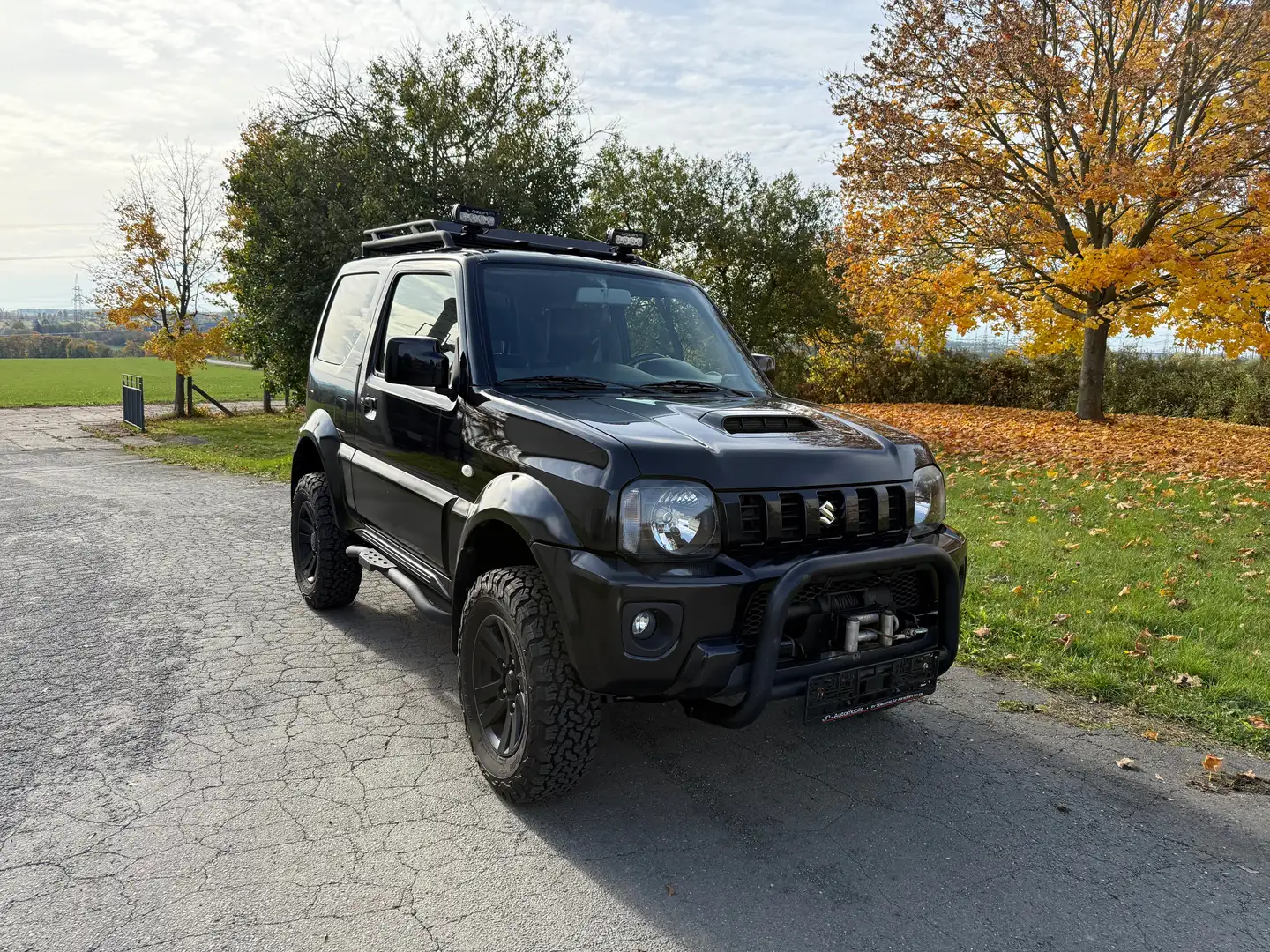 Suzuki Jimny 1.3 Gollek Jäger Edition Offroad Winde LED Schwarz - 1