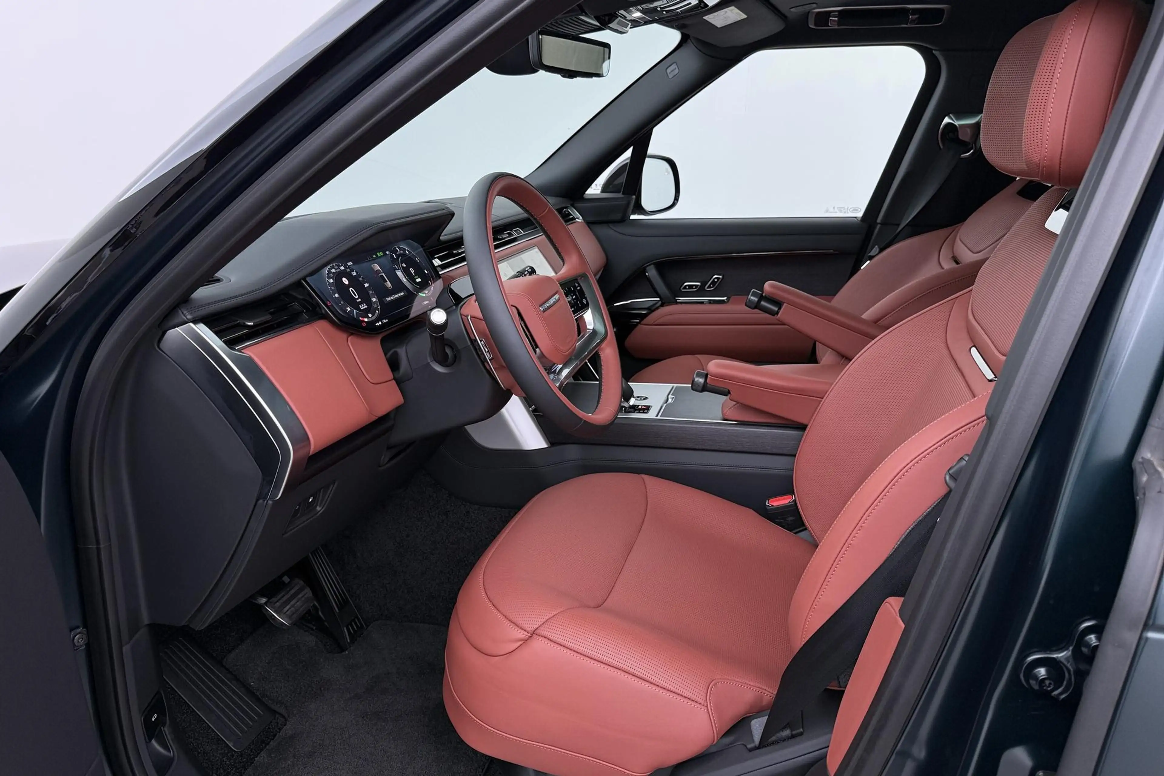 Land Rover Range Rover SV 3.0 P550e SV | British Racing Green Satin | Rea — photo 3