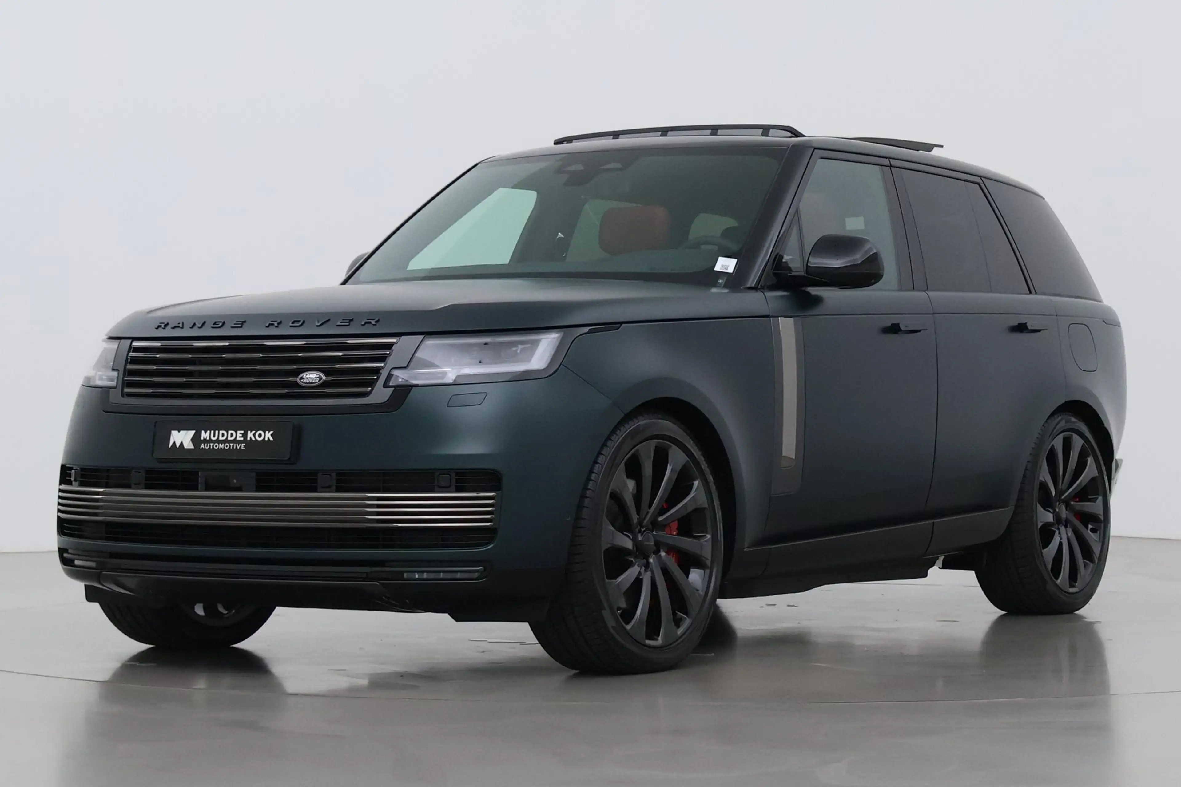 Land Rover Range Rover SV 3.0 P550e SV | British Racing Green Satin | Rea — photo 8
