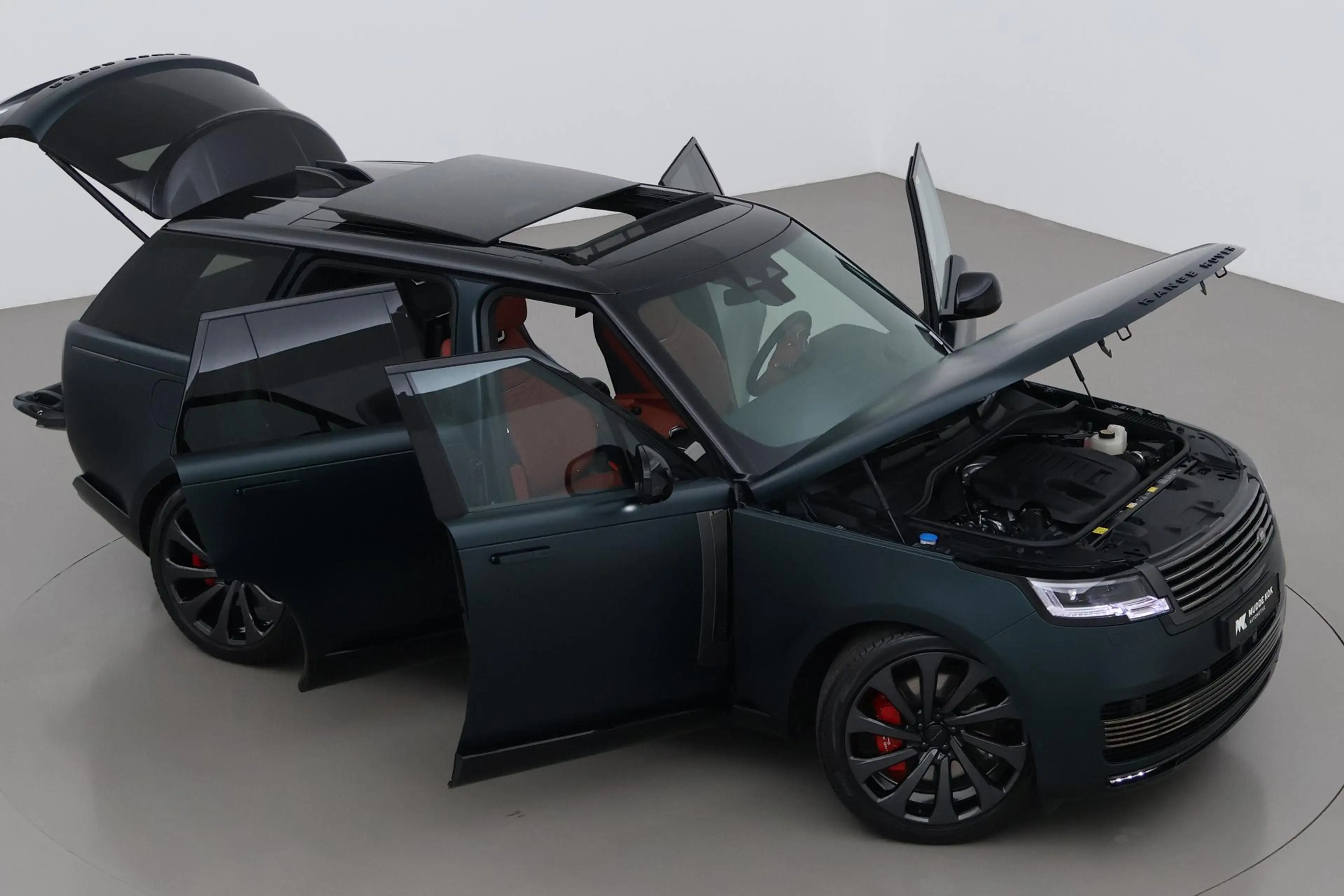 Land Rover Range Rover SV 3.0 P550e SV | British Racing Green Satin | Rea — photo 6