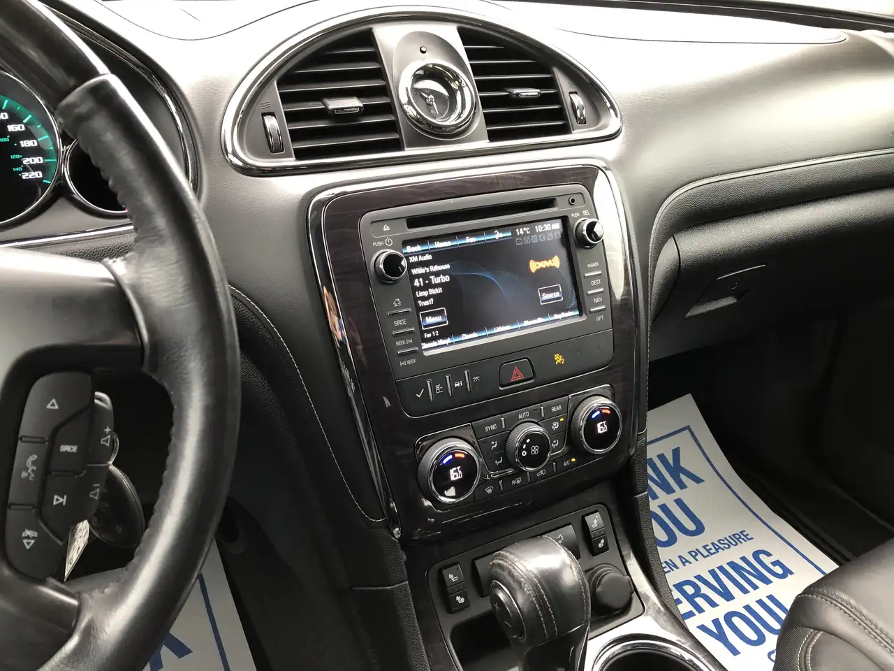 Buick Enclave снимка Buick Enclave