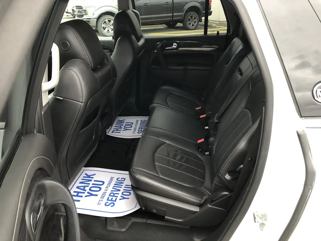 Buick Enclave снимка Buick Enclave