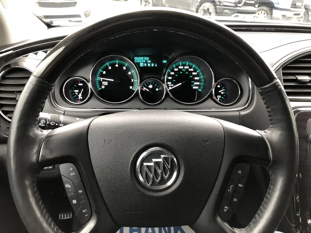 Buick Enclave снимка Buick Enclave