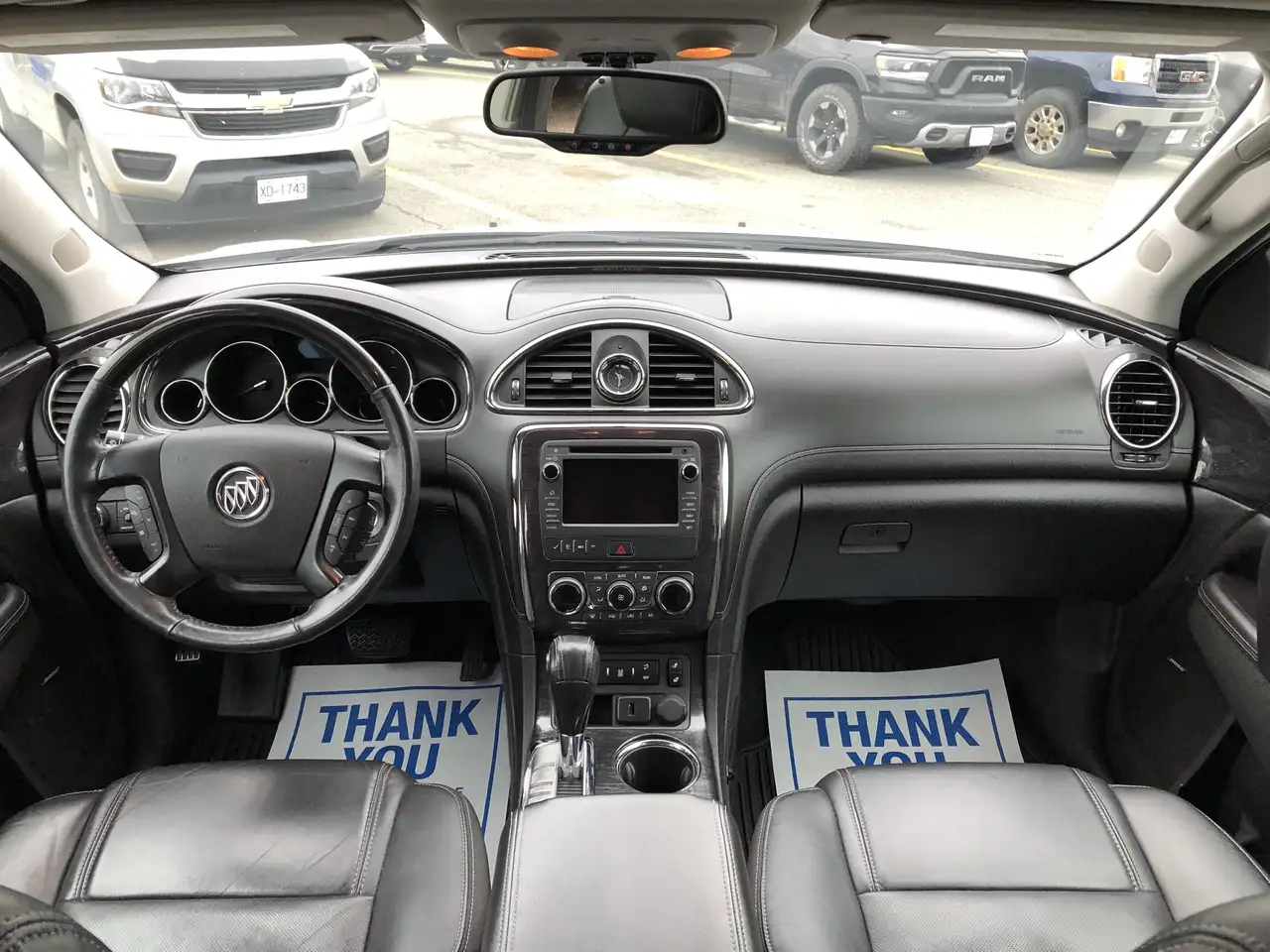 Buick Enclave снимка Buick Enclave