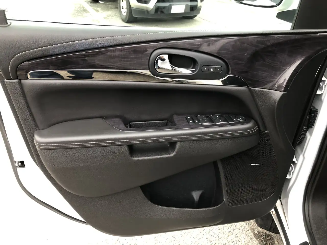 Buick Enclave снимка Buick Enclave