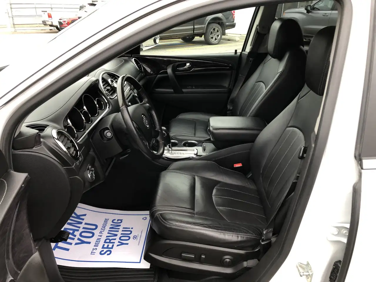 Buick Enclave снимка Buick Enclave