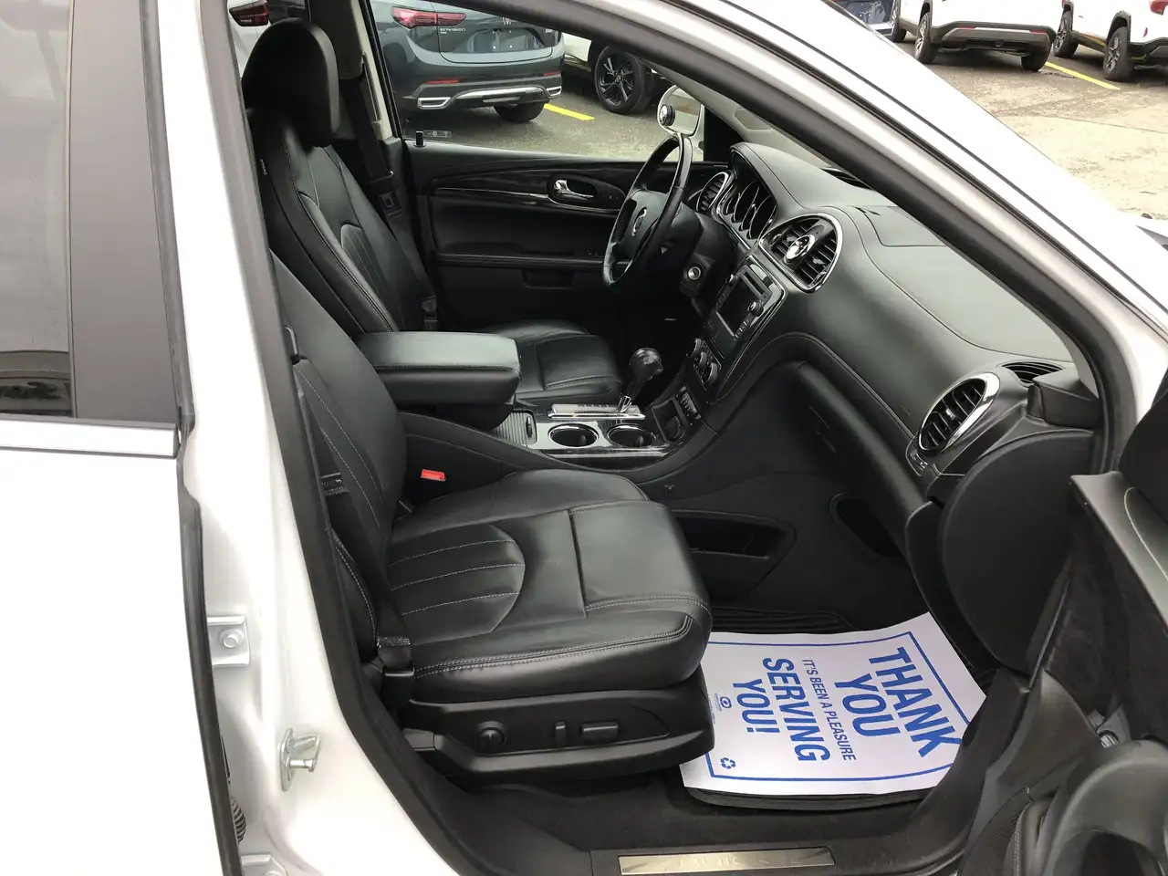 Buick Enclave снимка Buick Enclave