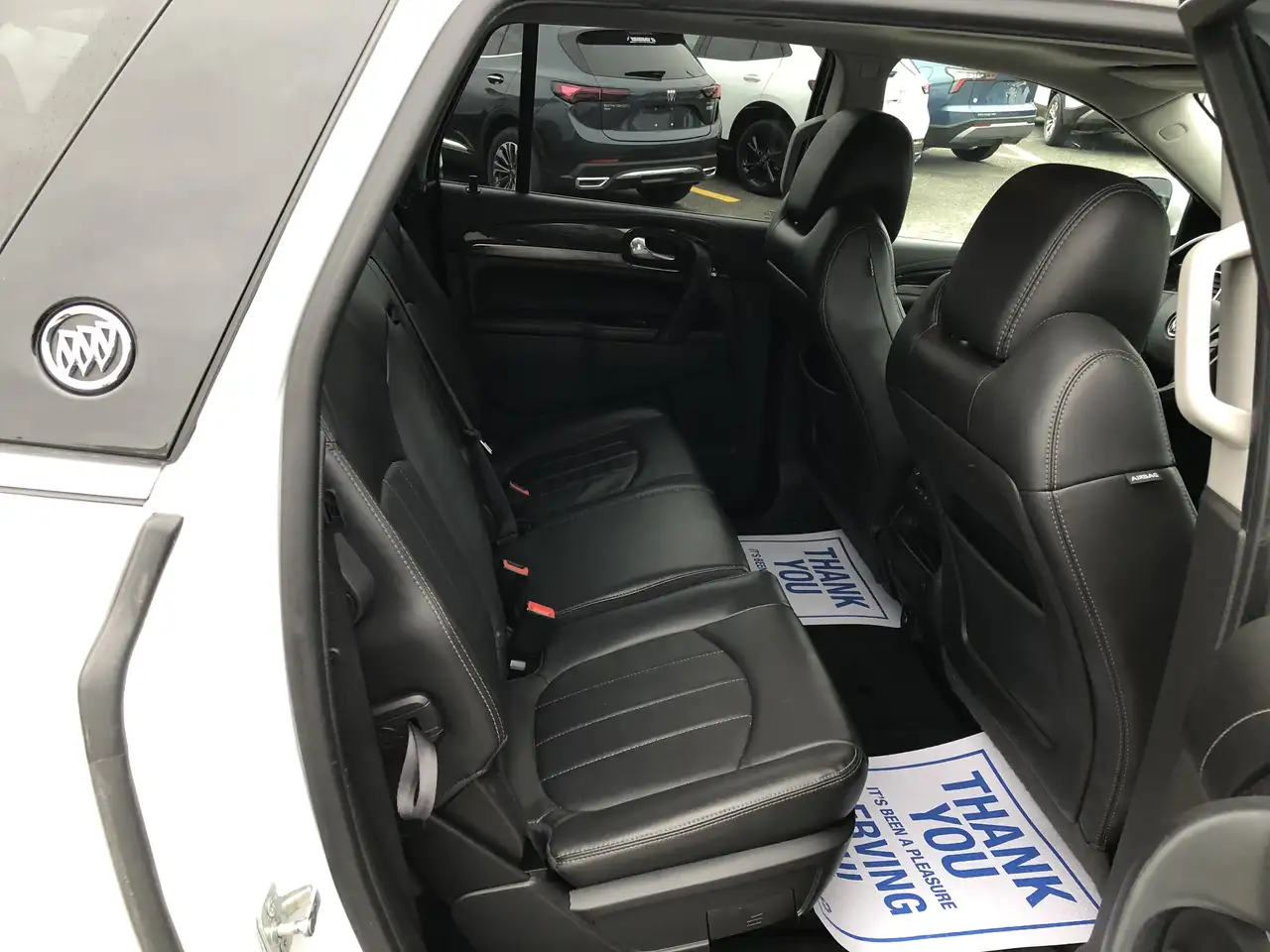 Buick Enclave снимка Buick Enclave