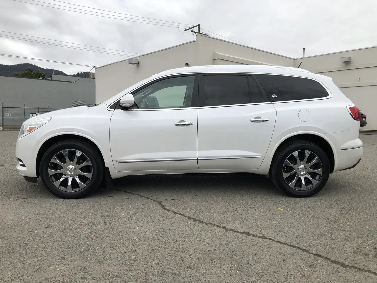 Buick Enclave снимка Buick Enclave