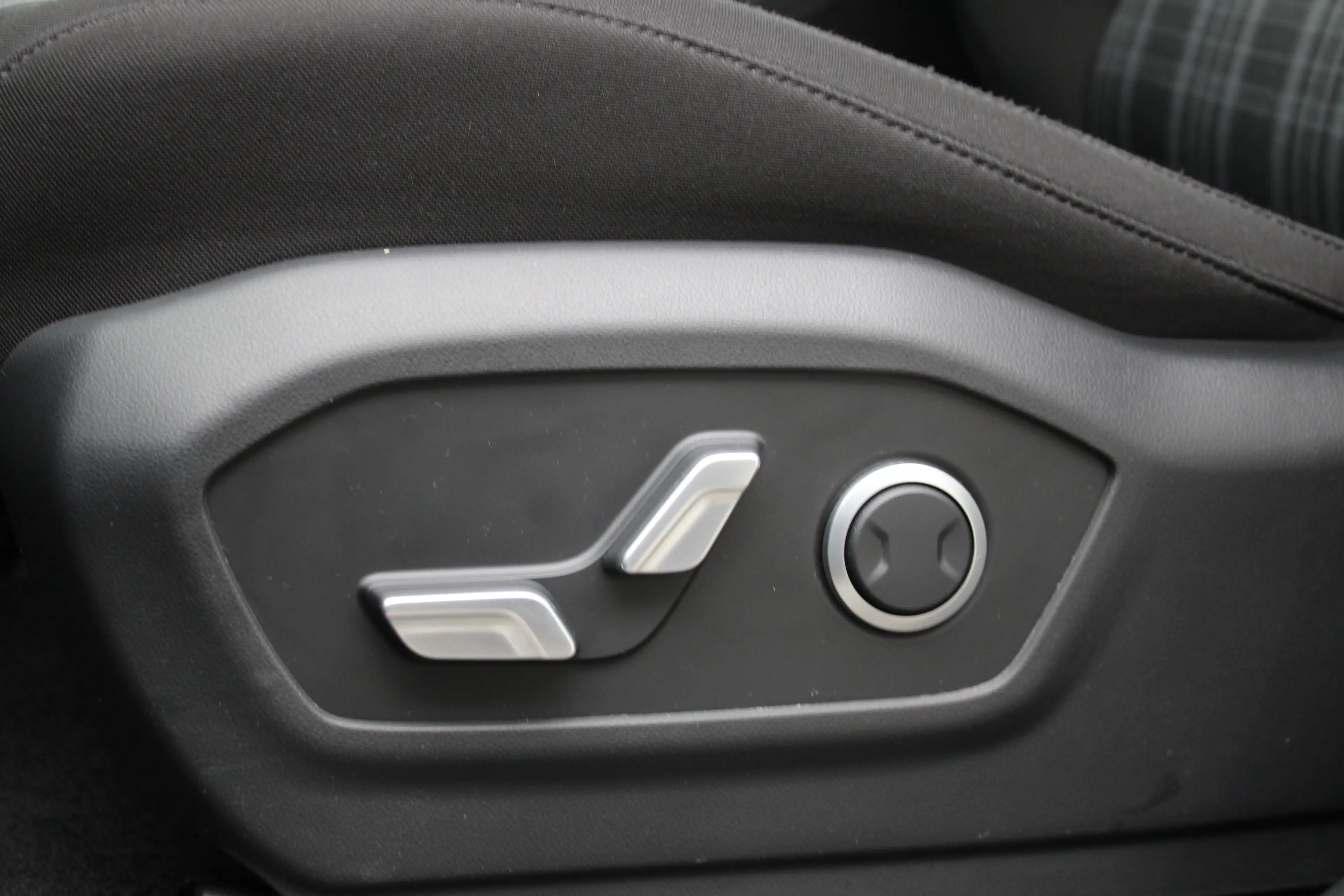 Hyundai SANTA FE 1.6 T-GDI PHEV Comfort Smart 4WD 7p. | Elektrisch — photo 12