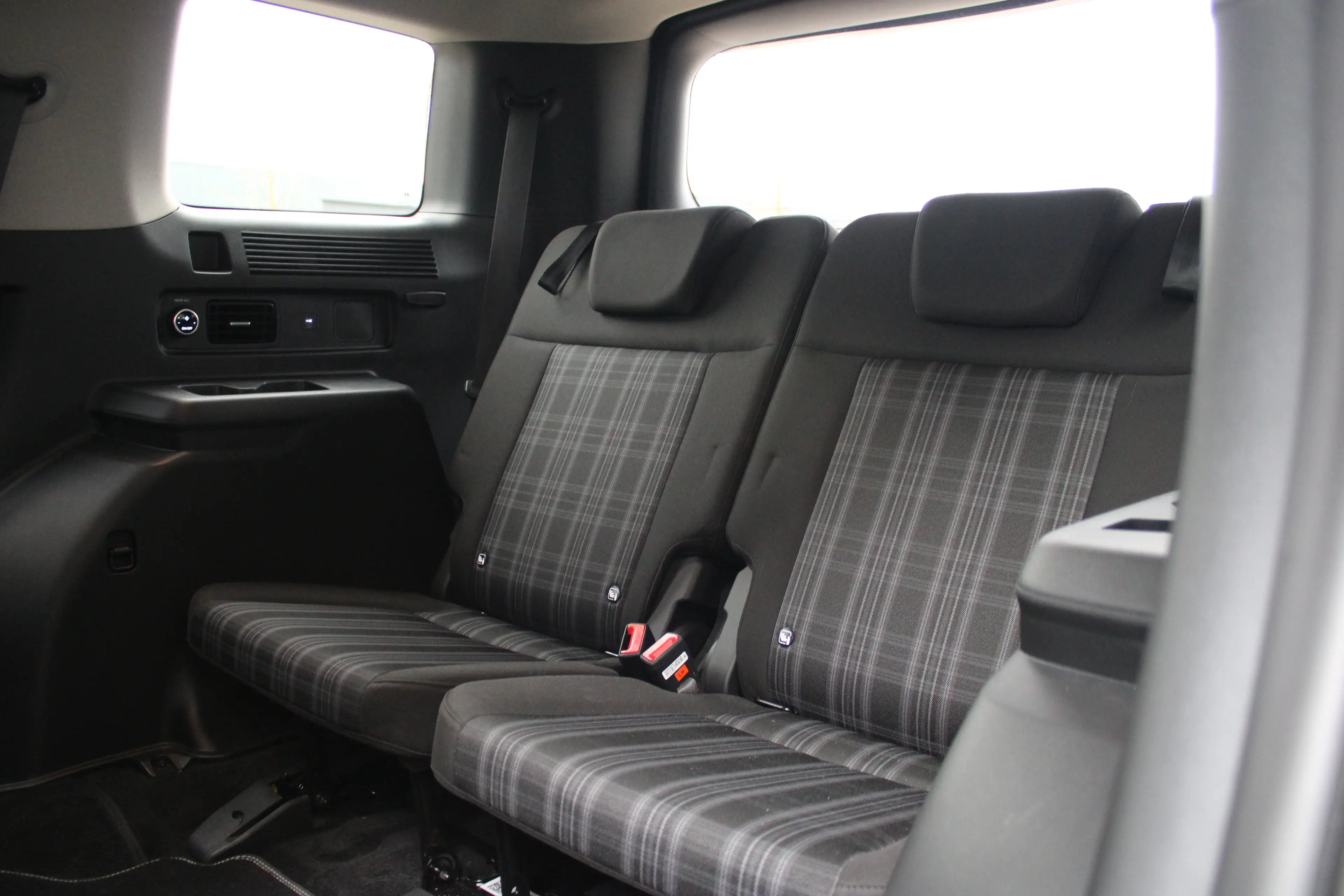 Hyundai SANTA FE 1.6 T-GDI PHEV Comfort Smart 4WD 7p. | Elektrisch — photo 9