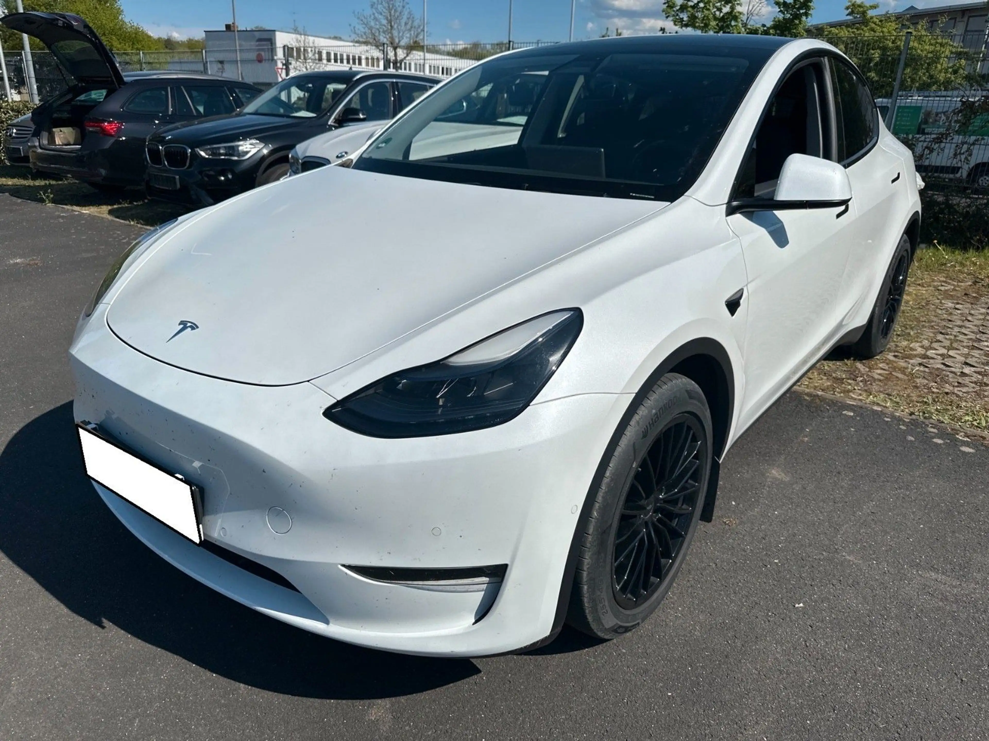 Tesla Model Y Long Range Dual AWD