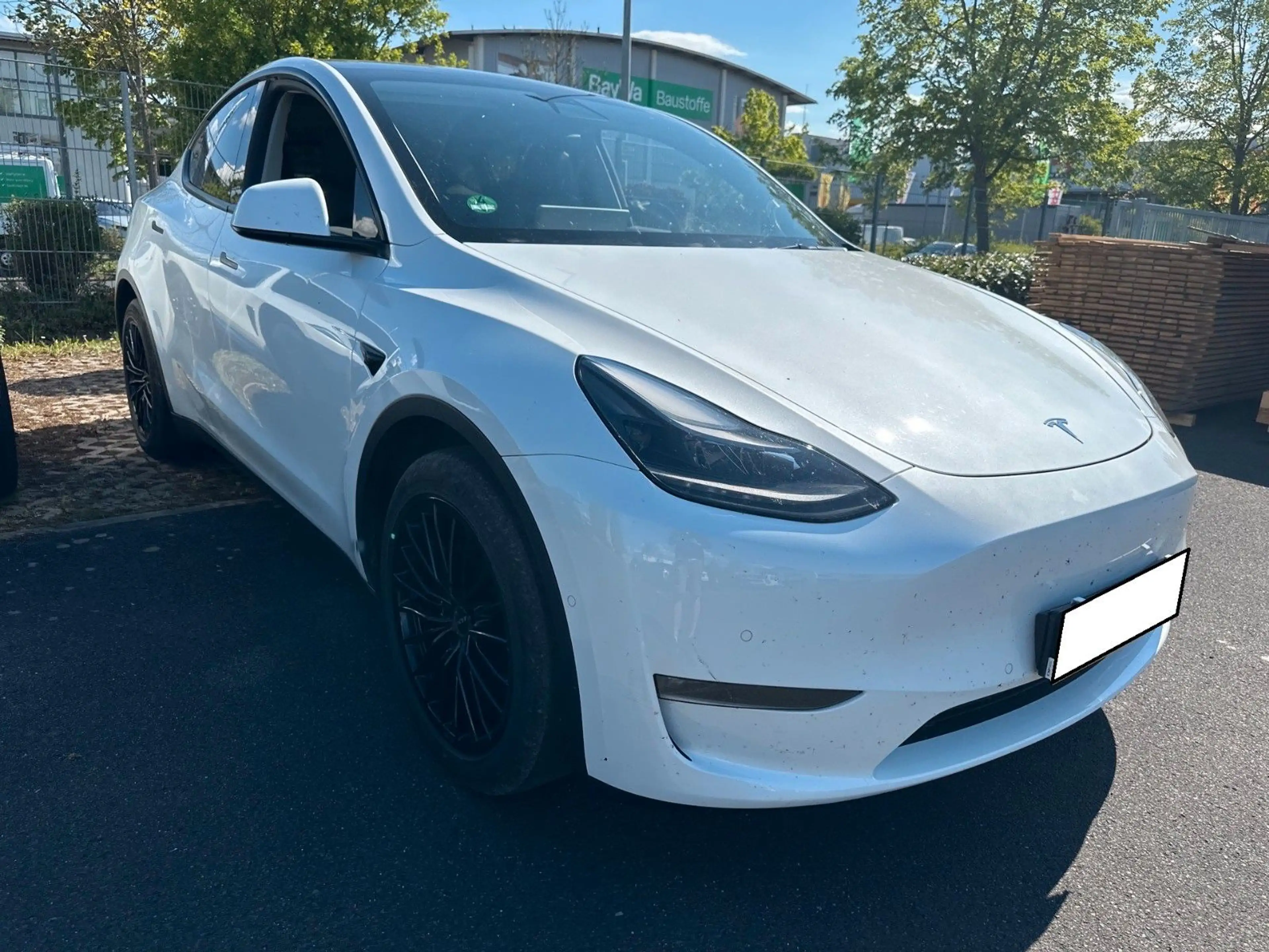 Tesla Model Y Long Range Dual AWD — photo 2