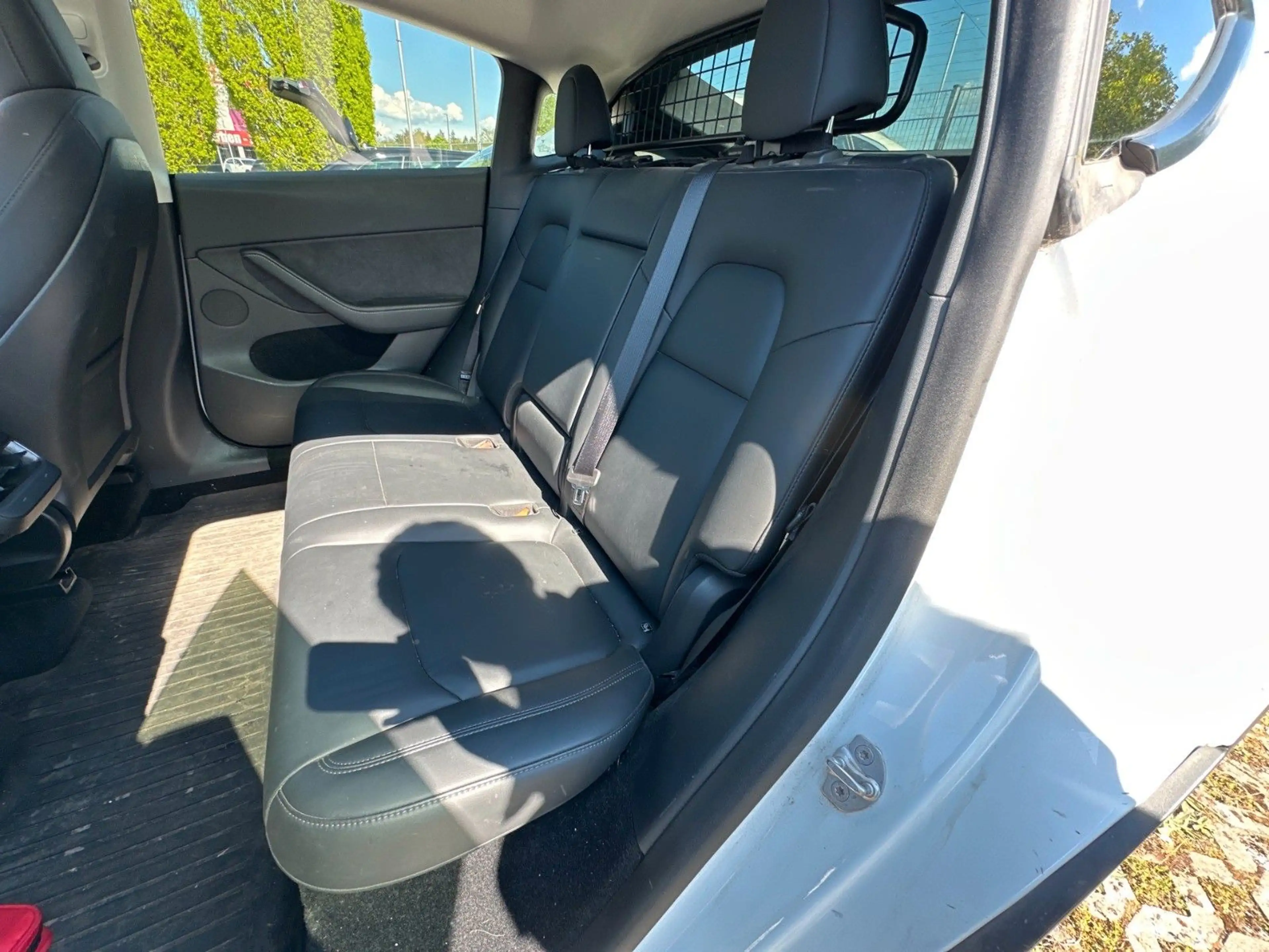Tesla Model Y Long Range Dual AWD — photo 5