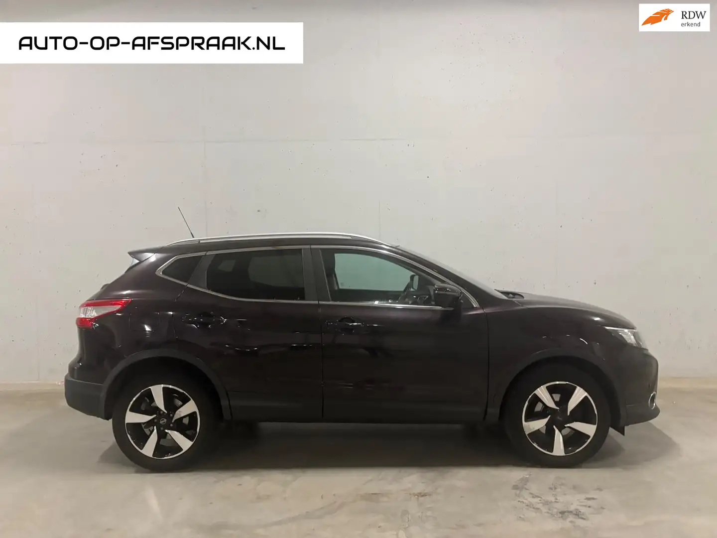 Nissan Qashqai 1.5 dCi Tekna Navi Pano 360cam Paars - 1