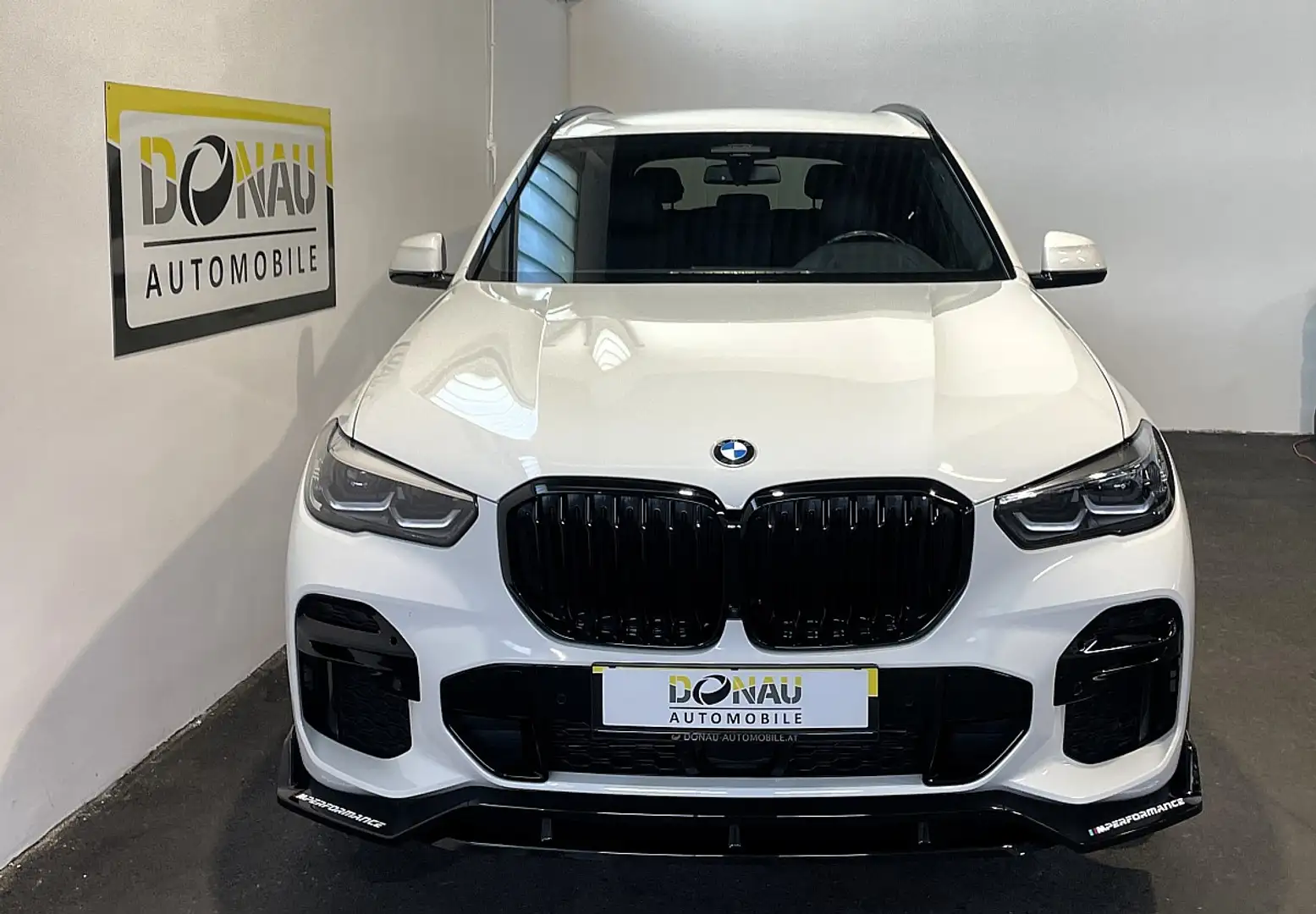 BMW X5 xDrive30d 48V Aut. * M Paket * Performance * AHK * Weiß - 2