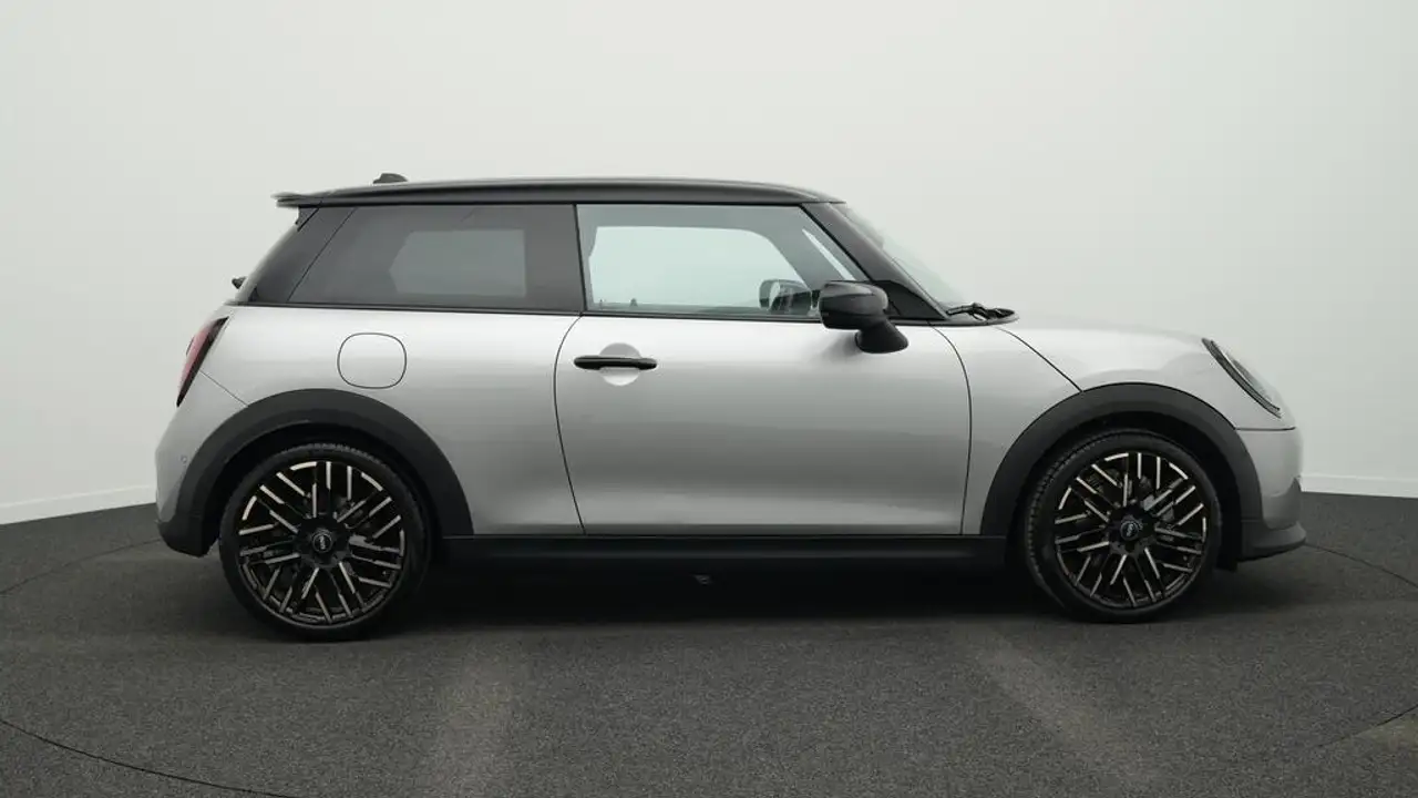 MINI Cooper S Favoured Trim 2