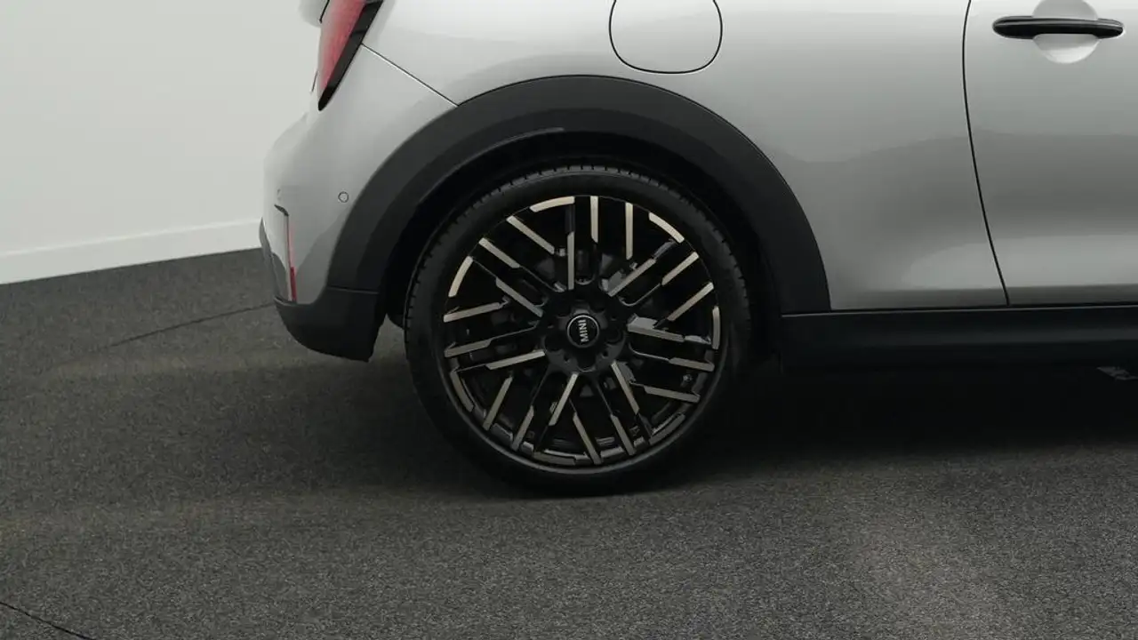 MINI Cooper S Favoured Trim 13