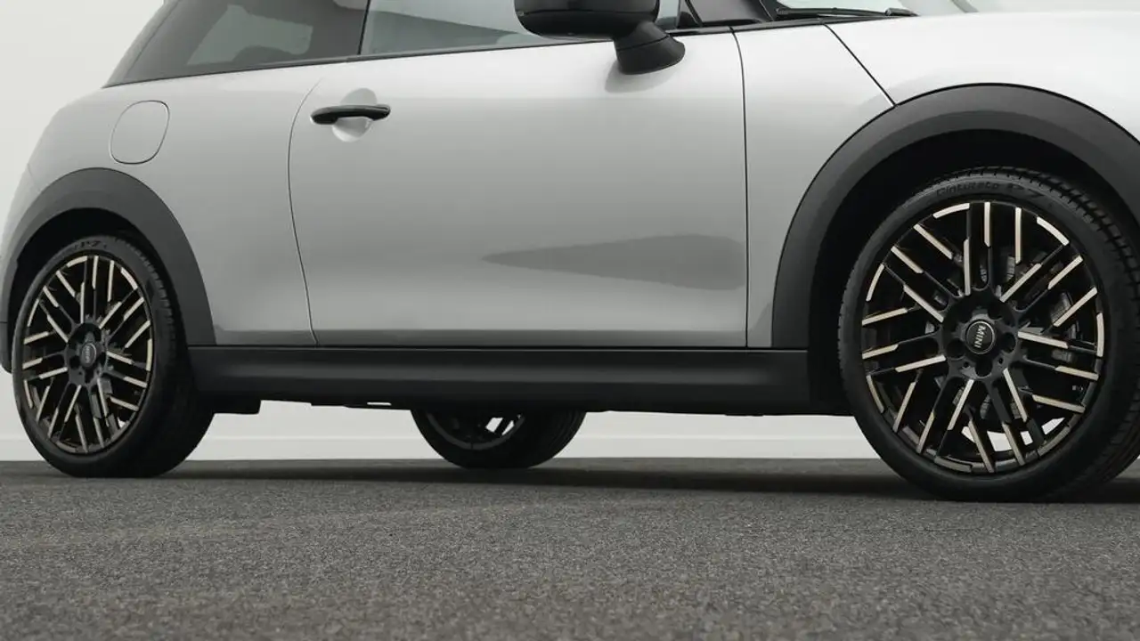 MINI Cooper S Favoured Trim 20