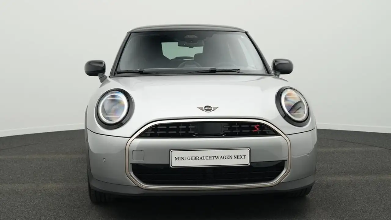 MINI Cooper S Favoured Trim 16