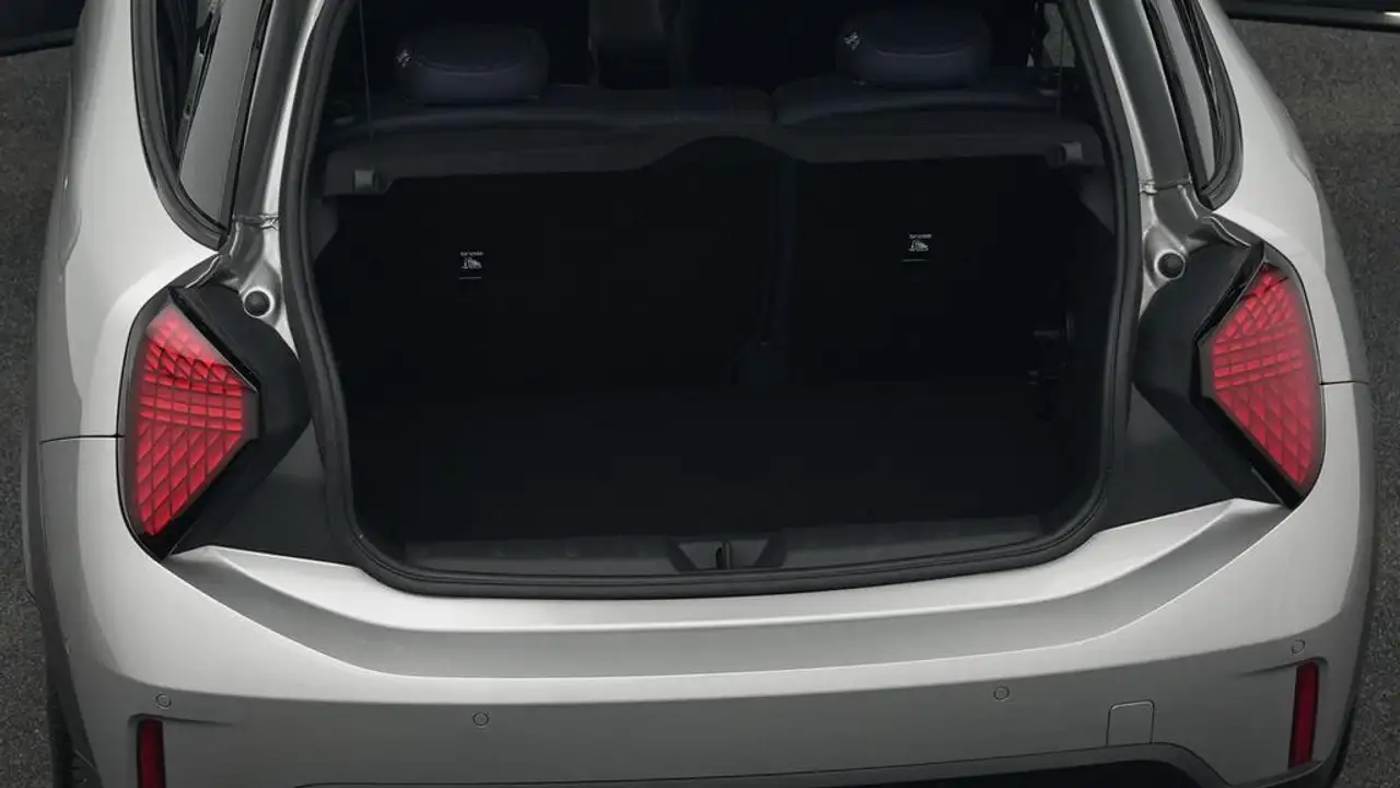 MINI Cooper S Favoured Trim 25